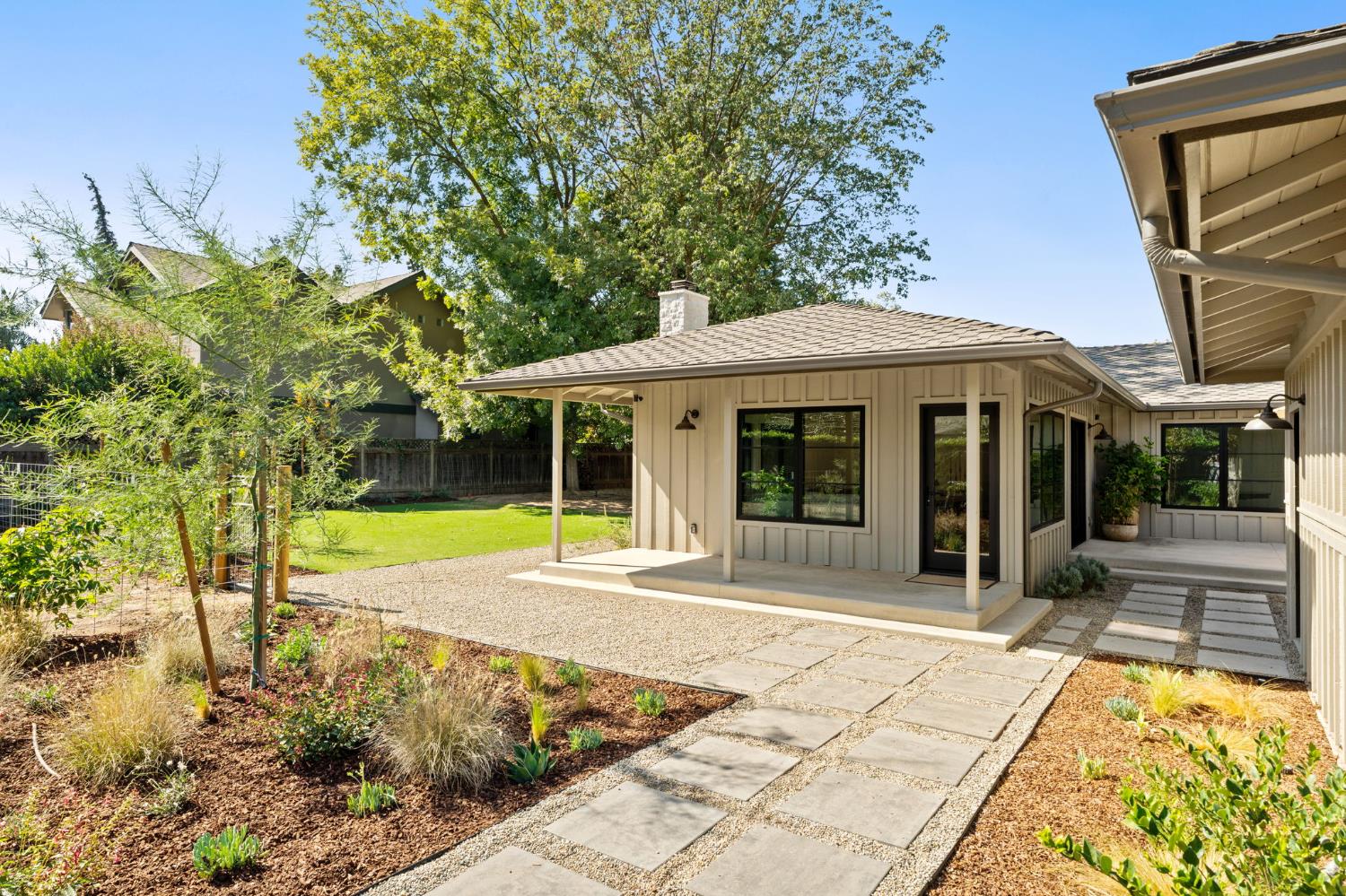 4933 N Wishon Ct, Fresno, CA 93704