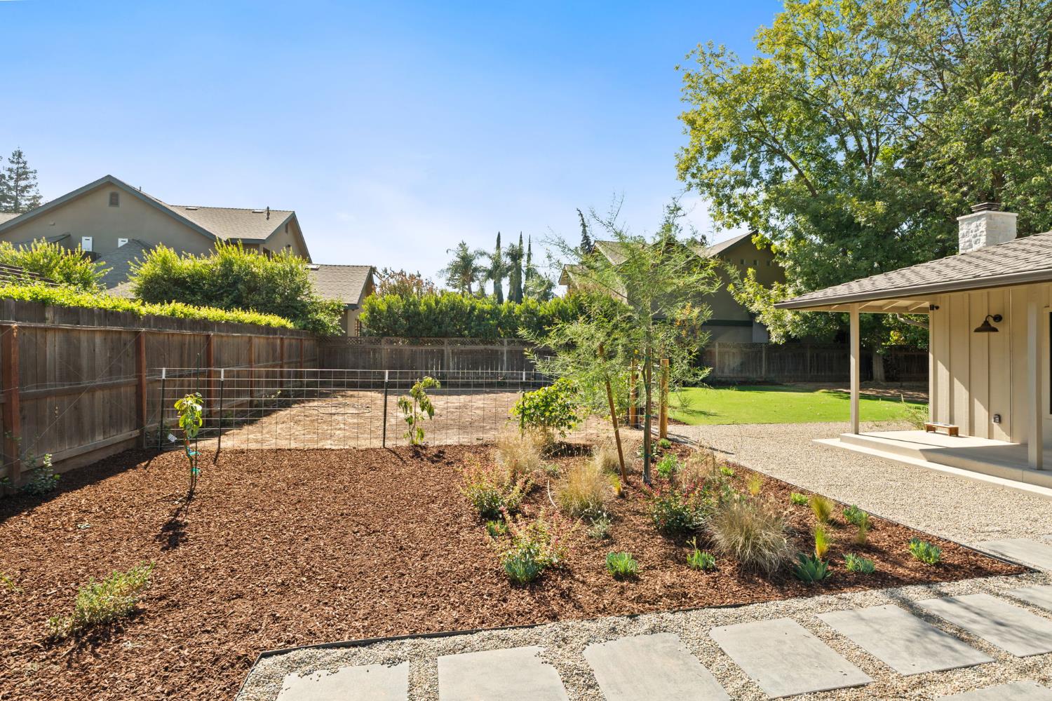4933 N Wishon Ct, Fresno, CA 93704