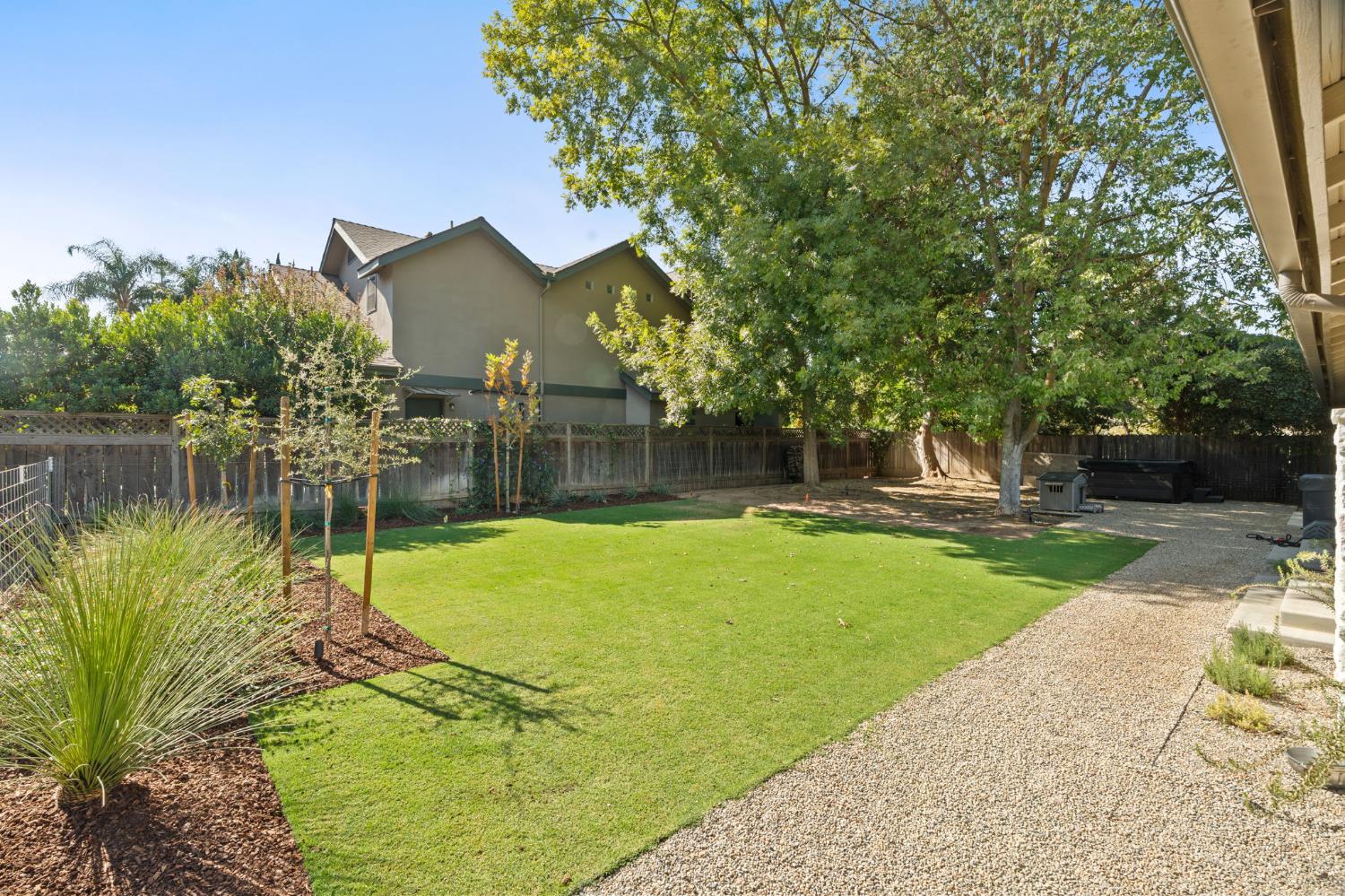 4933 N Wishon Ct, Fresno, CA 93704