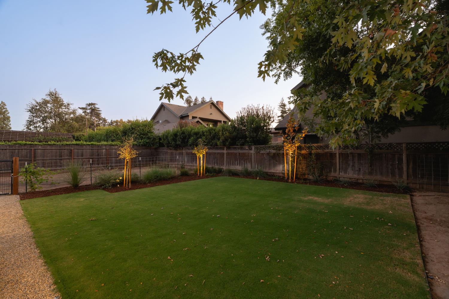 4933 N Wishon Ct, Fresno, CA 93704