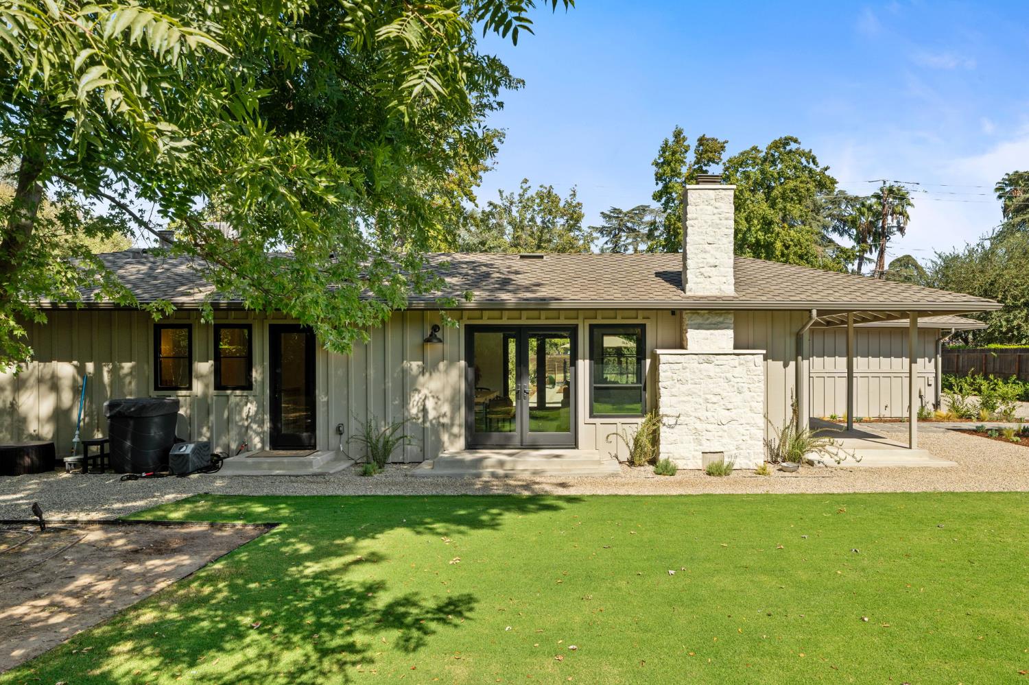 4933 N Wishon Ct, Fresno, CA 93704