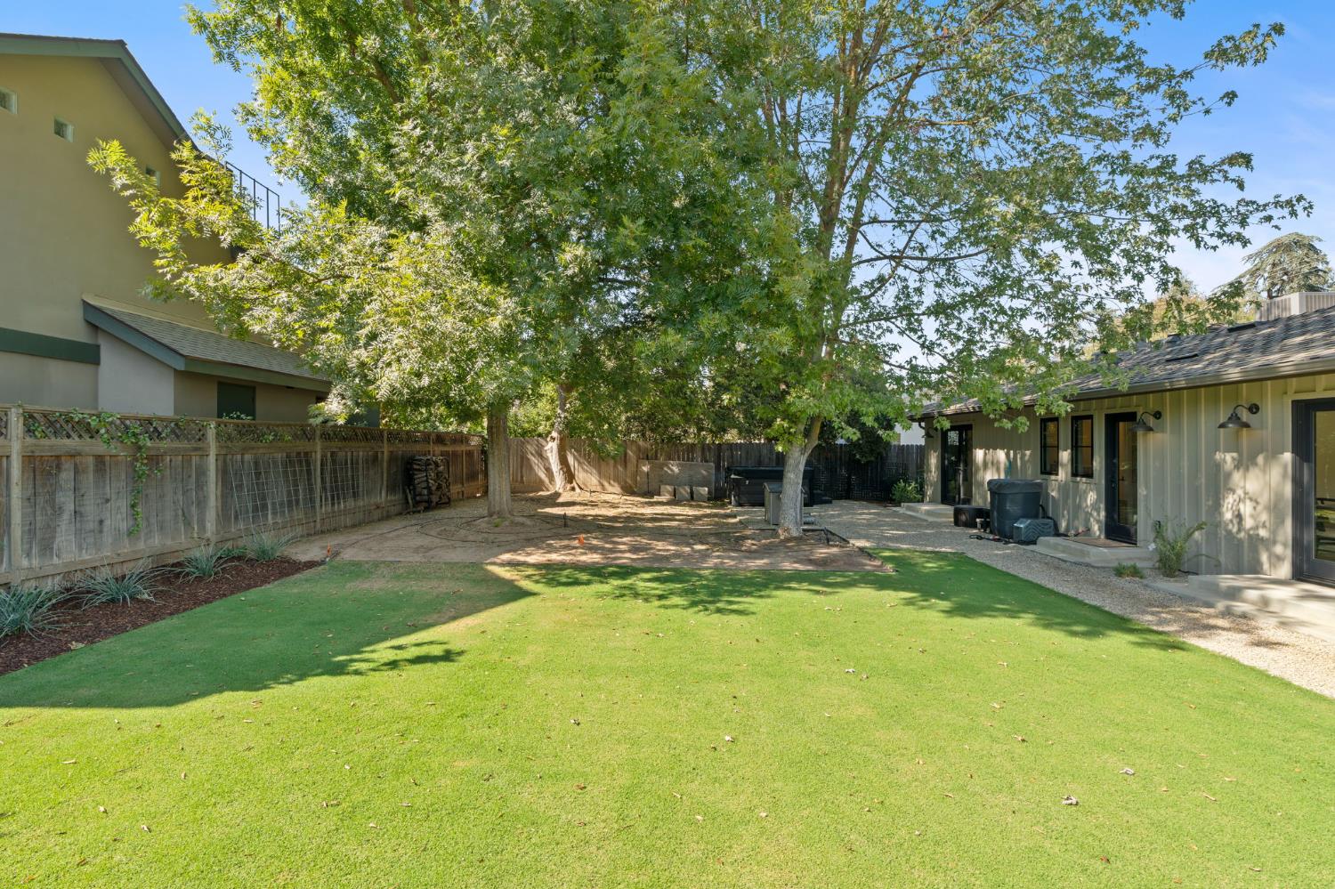 4933 N Wishon Ct, Fresno, CA 93704