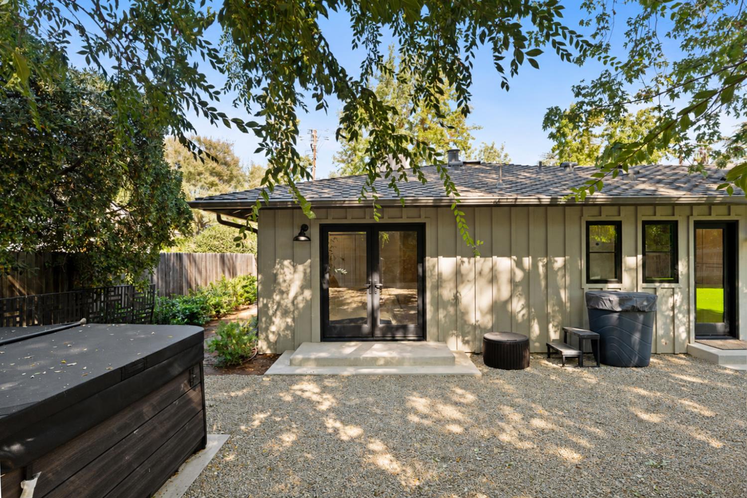 4933 N Wishon Ct, Fresno, CA 93704