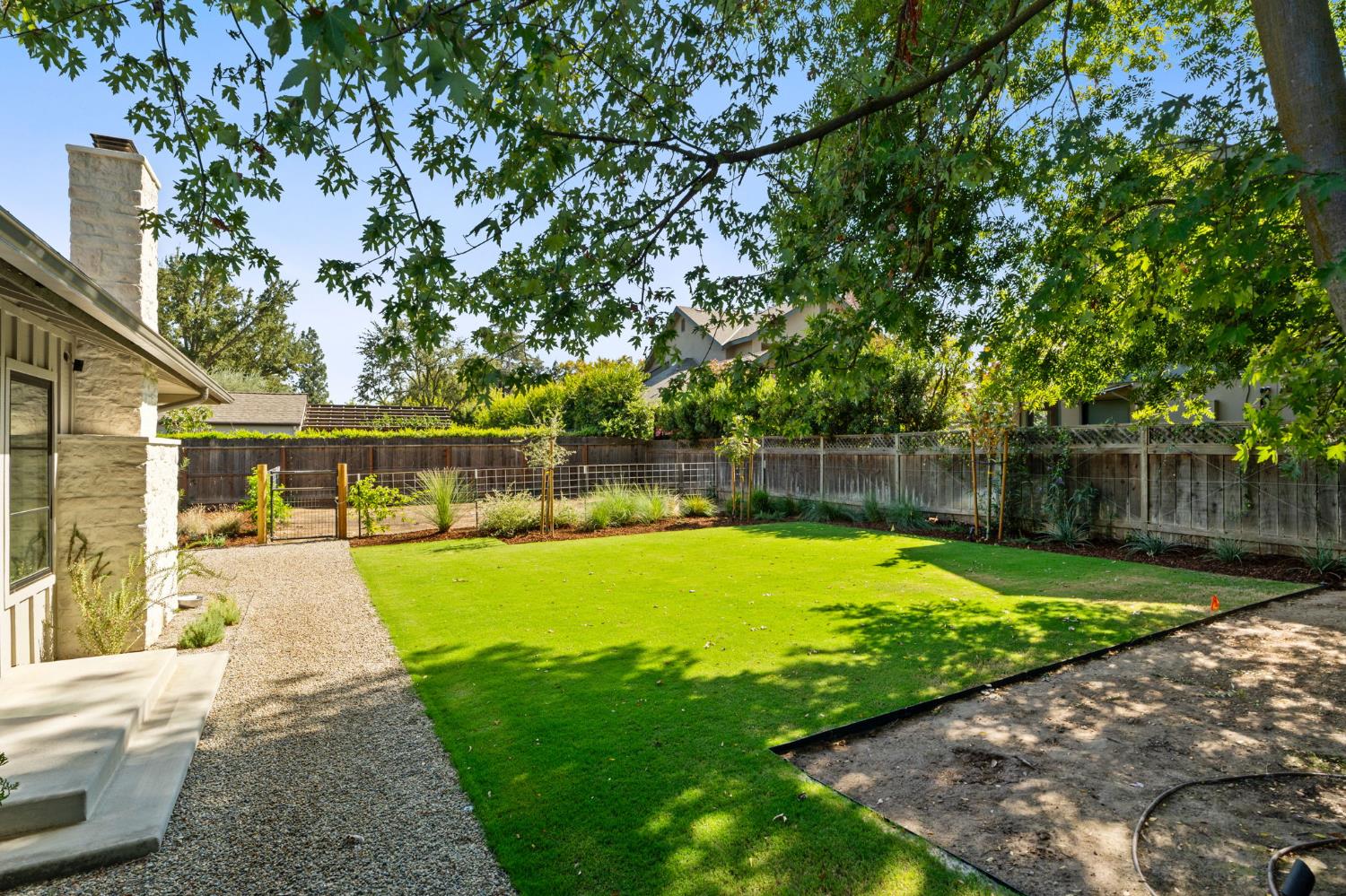 4933 N Wishon Ct, Fresno, CA 93704