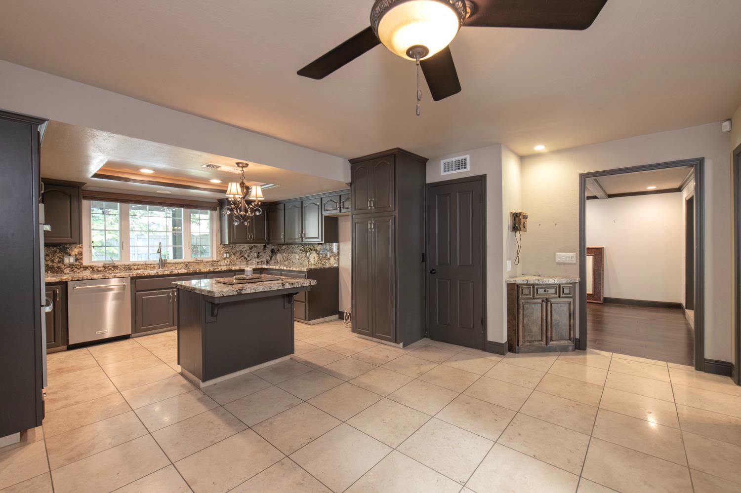 7402 N Benedict Ave, Fresno, CA 93711