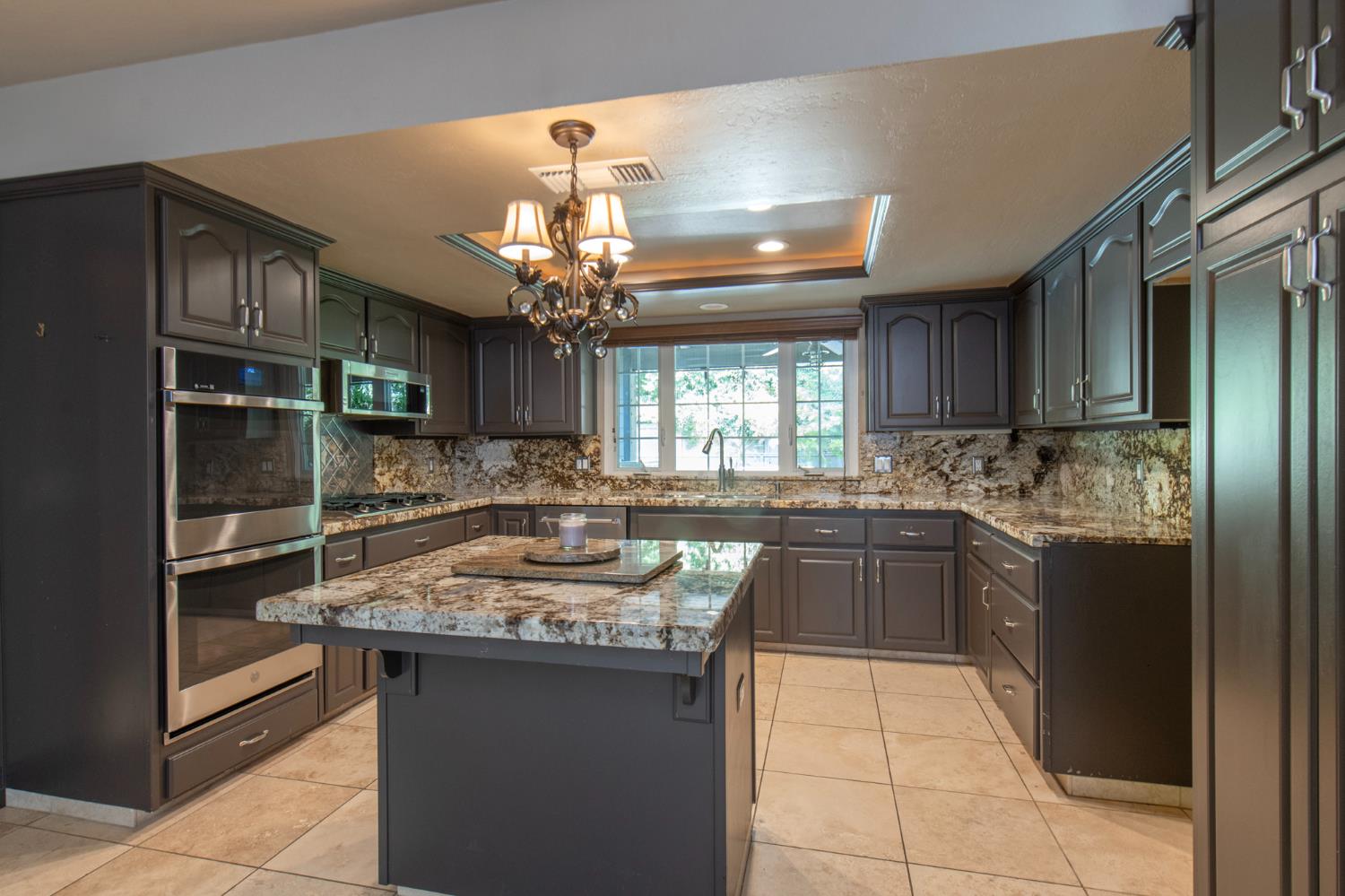 7402 N Benedict Ave, Fresno, CA 93711