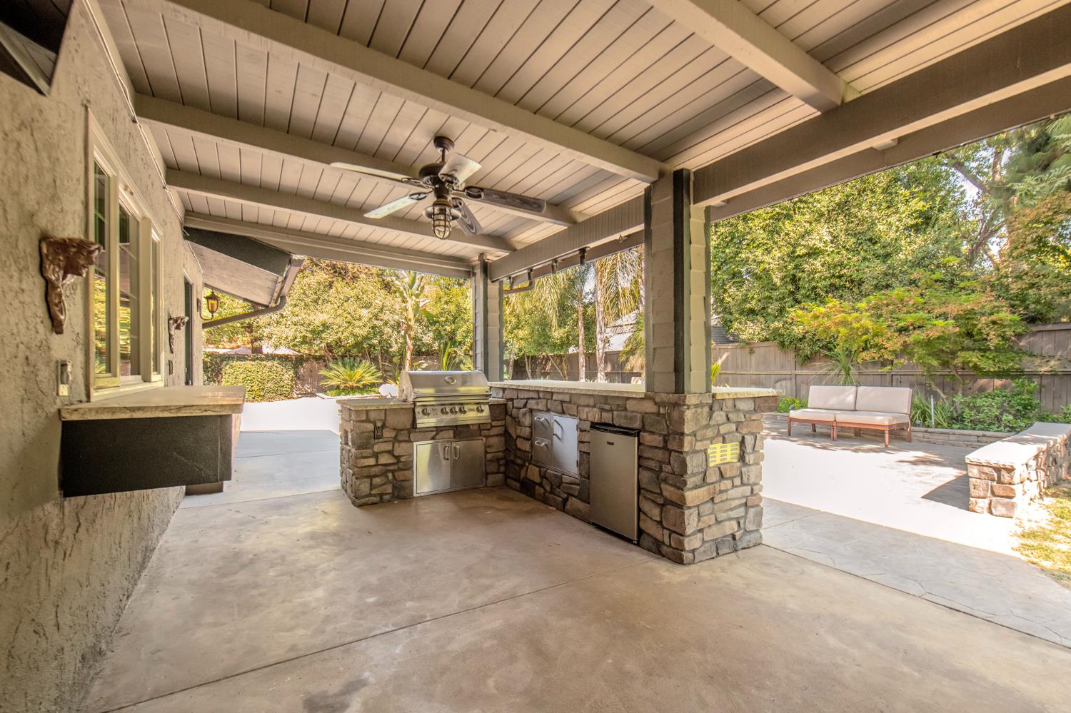 7402 N Benedict Ave, Fresno, CA 93711