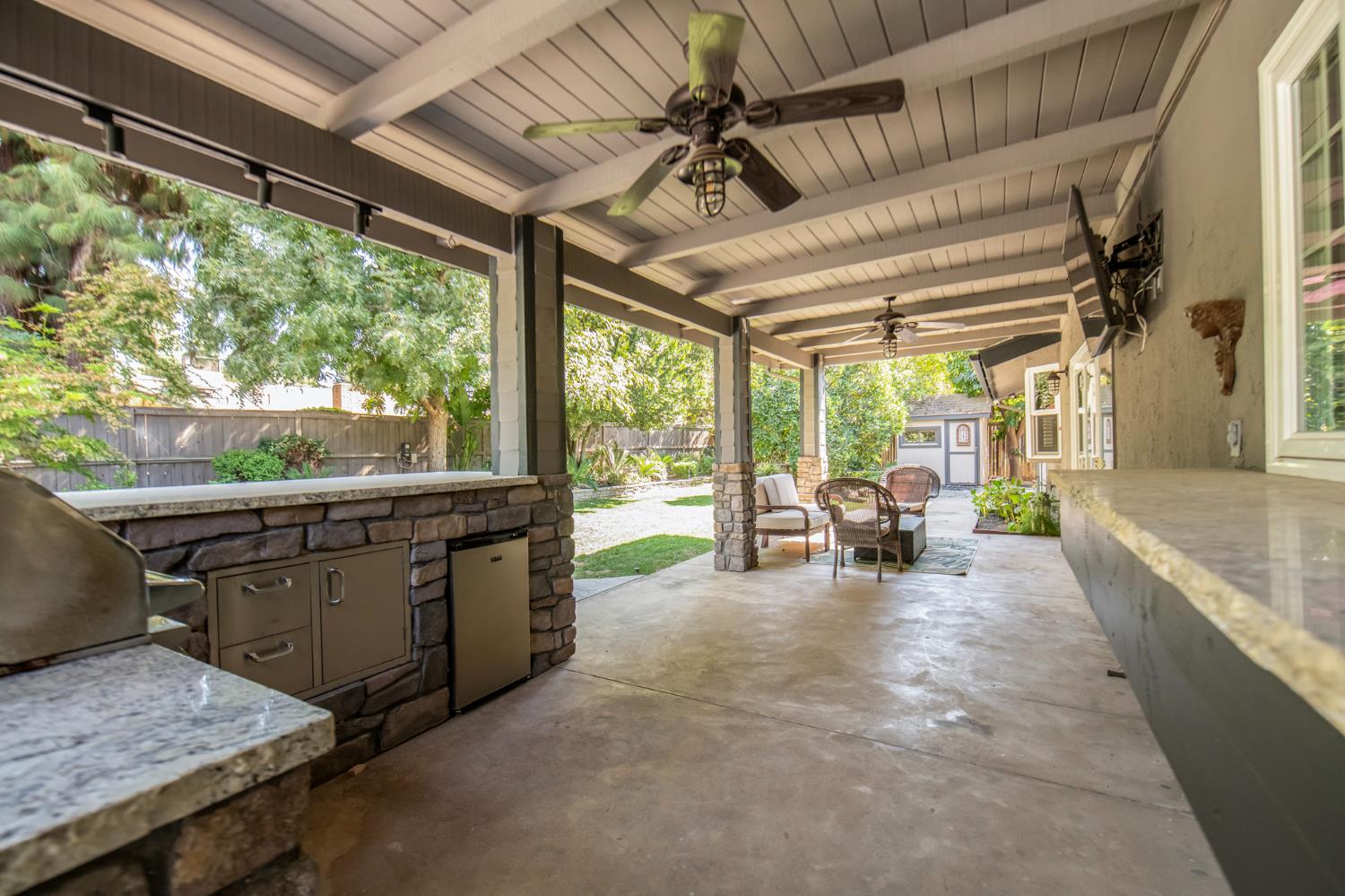 7402 N Benedict Ave, Fresno, CA 93711