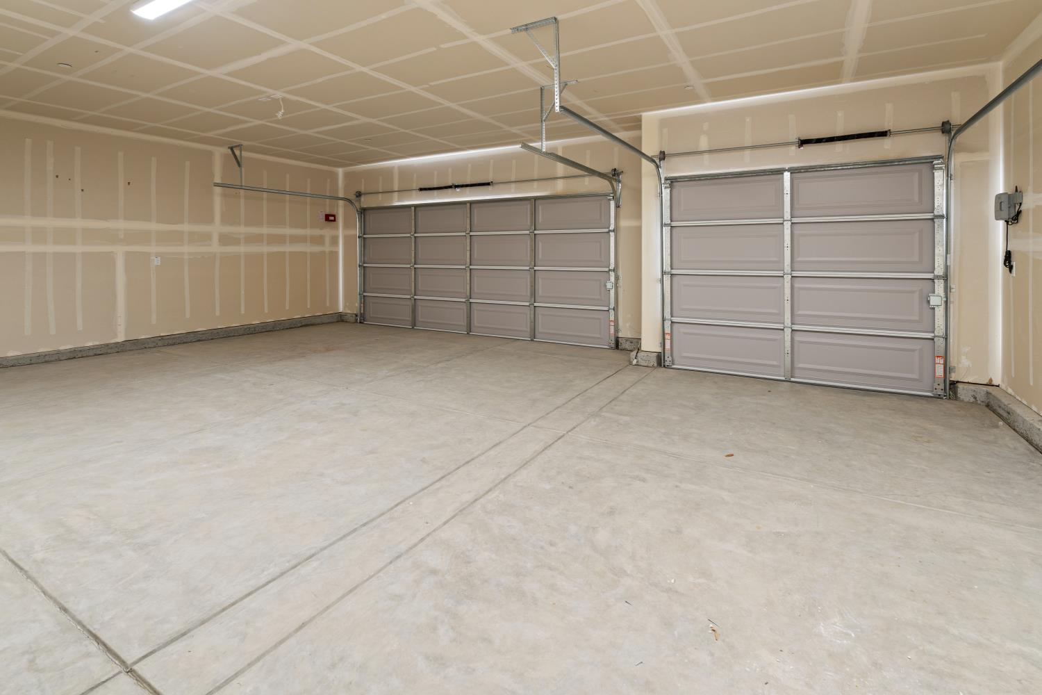 2052 Ventura Ave, Corcoran, CA 93212