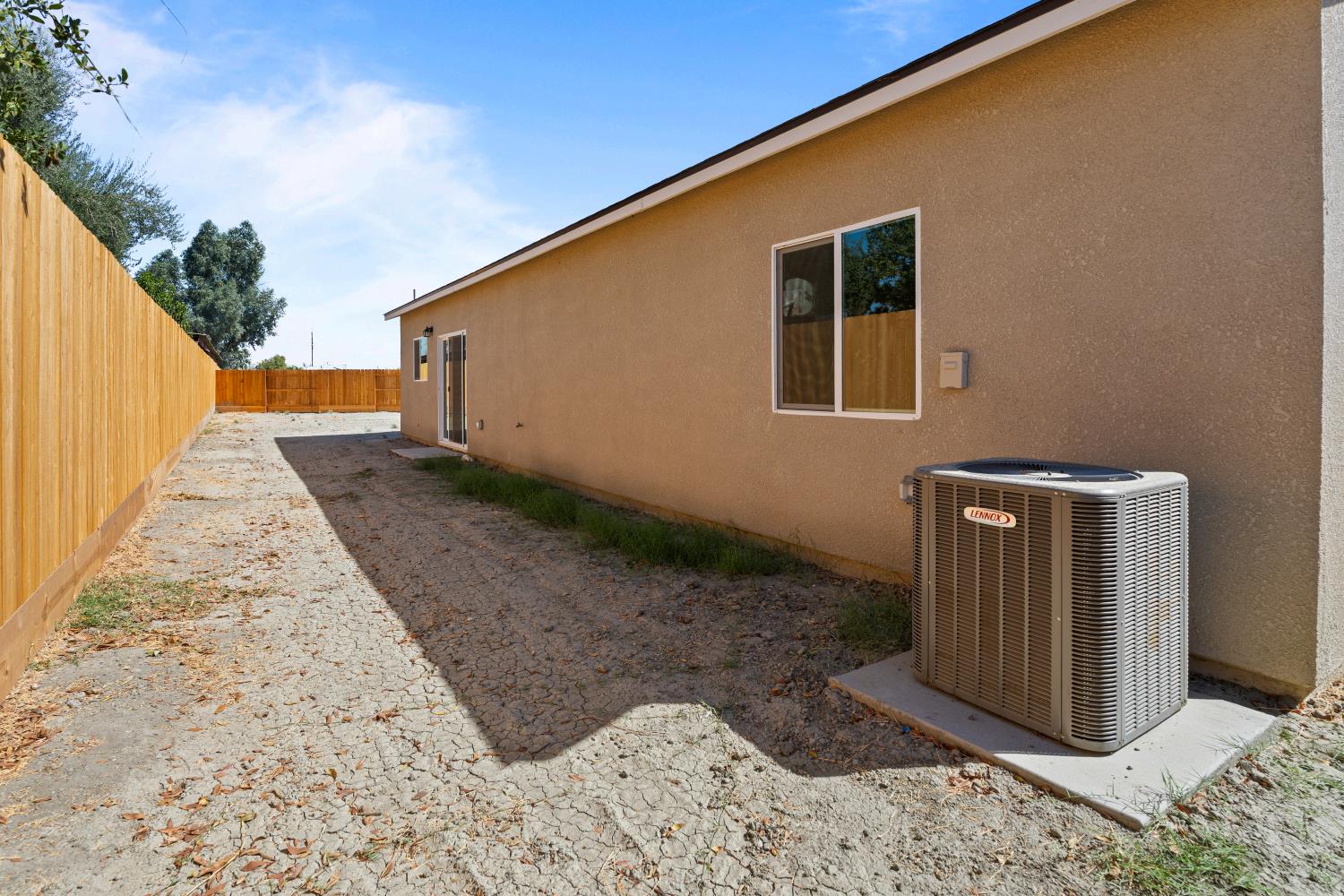 2052 Ventura Ave, Corcoran, CA 93212