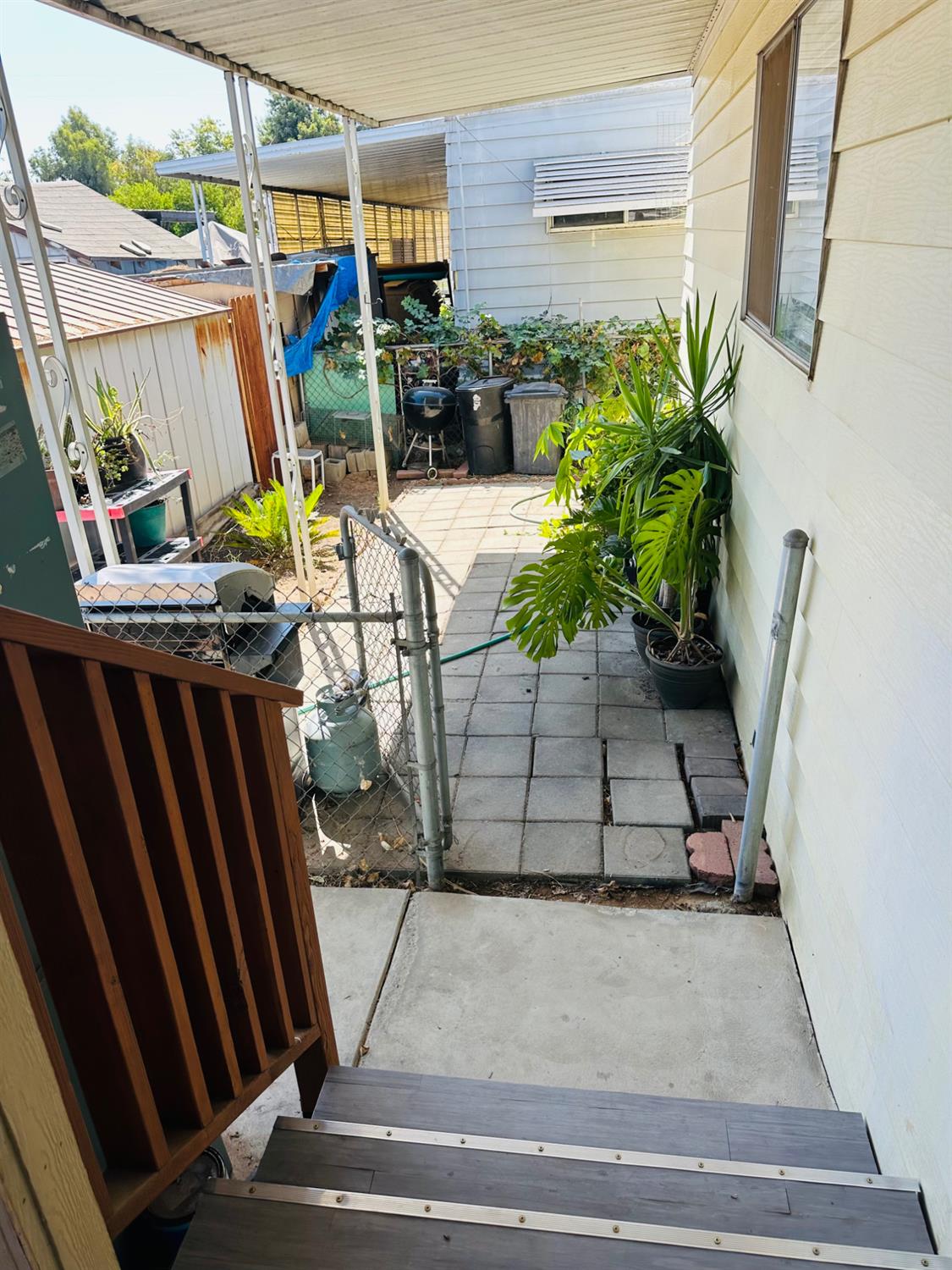 7676 N Fresno #44, Fresno, CA 93720