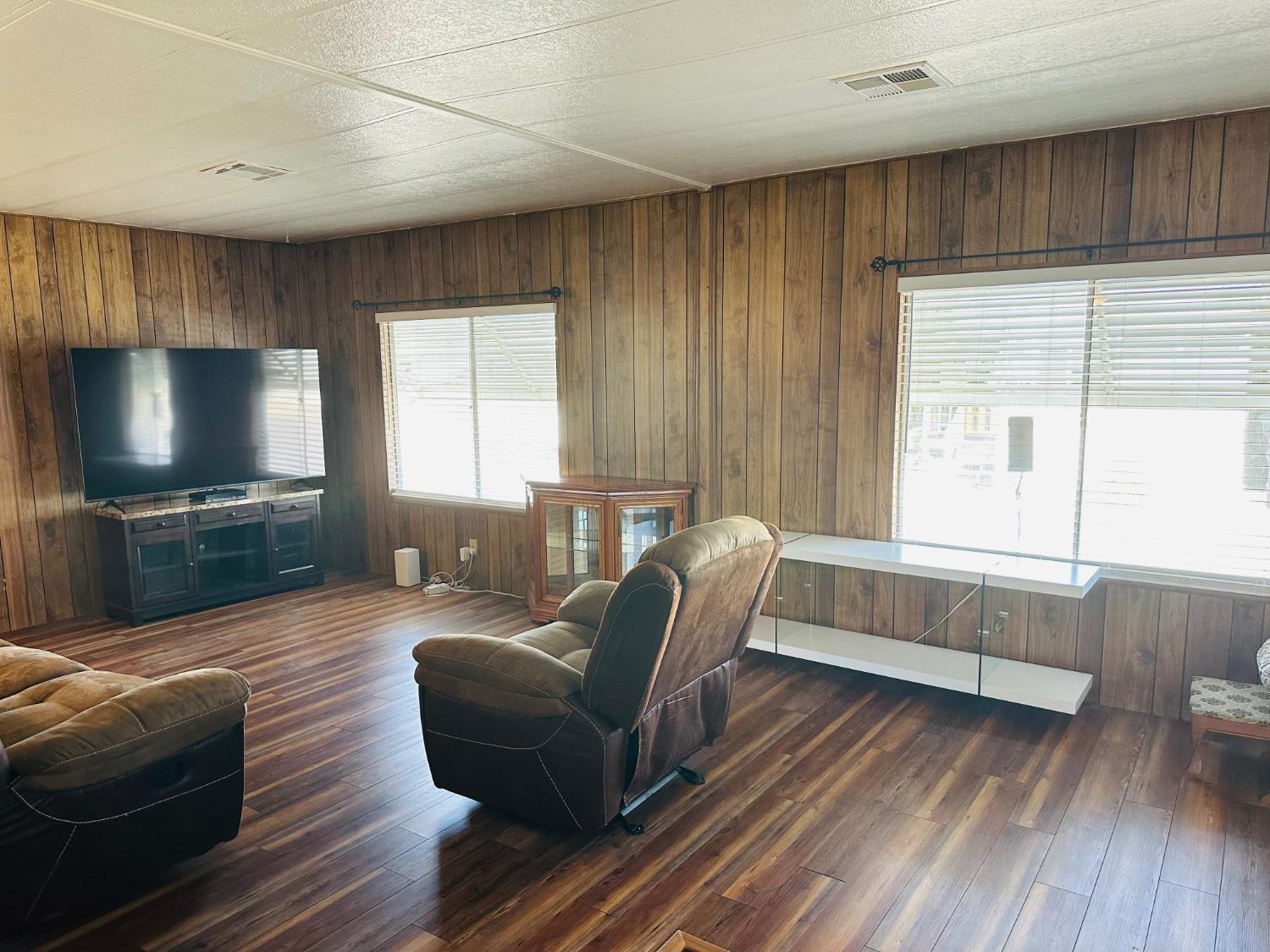 7676 N Fresno #44, Fresno, CA 93720
