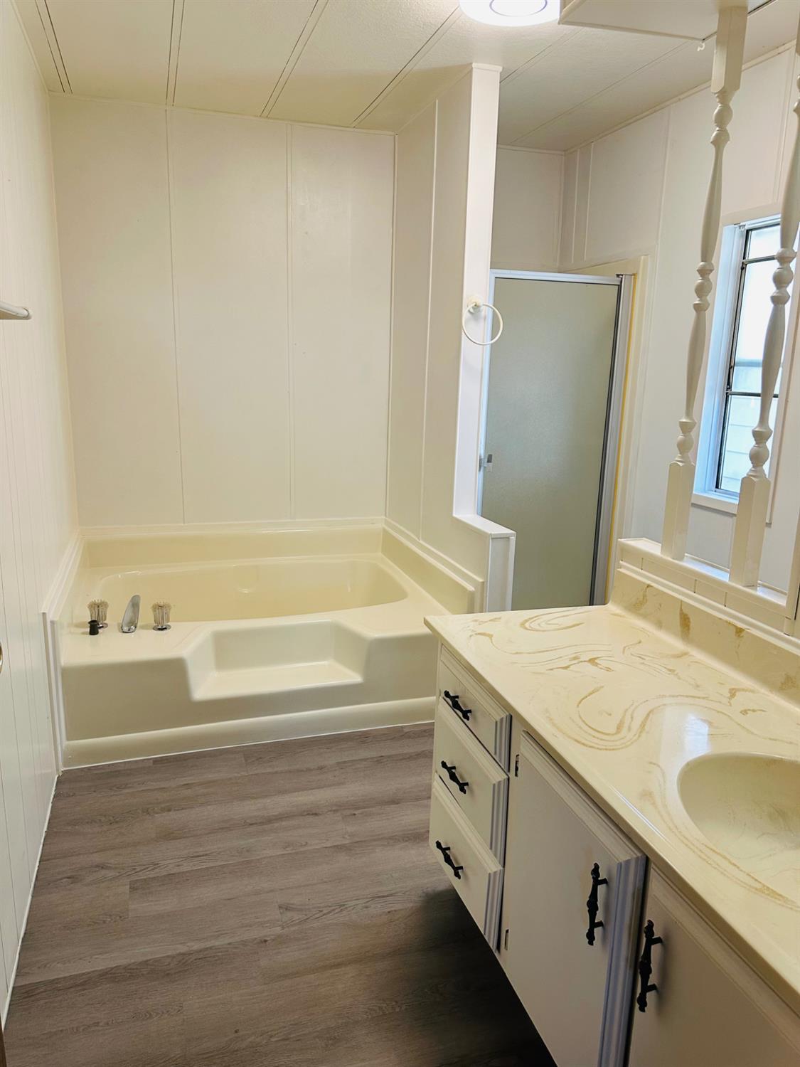 7676 N Fresno #44, Fresno, CA 93720