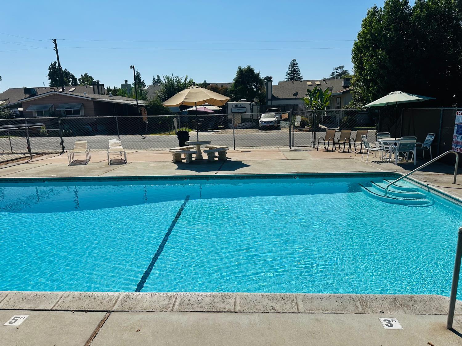 7676 N Fresno #44, Fresno, CA 93720