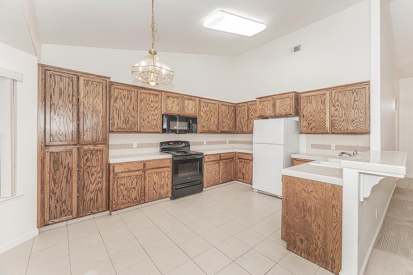 7275 N Recreation Ave, Fresno, CA 93720