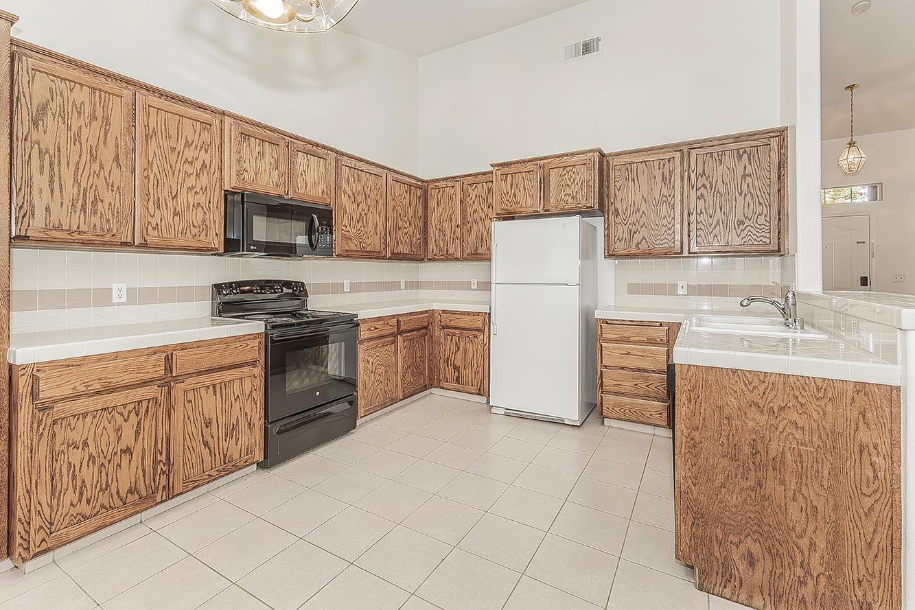 7275 N Recreation Ave, Fresno, CA 93720