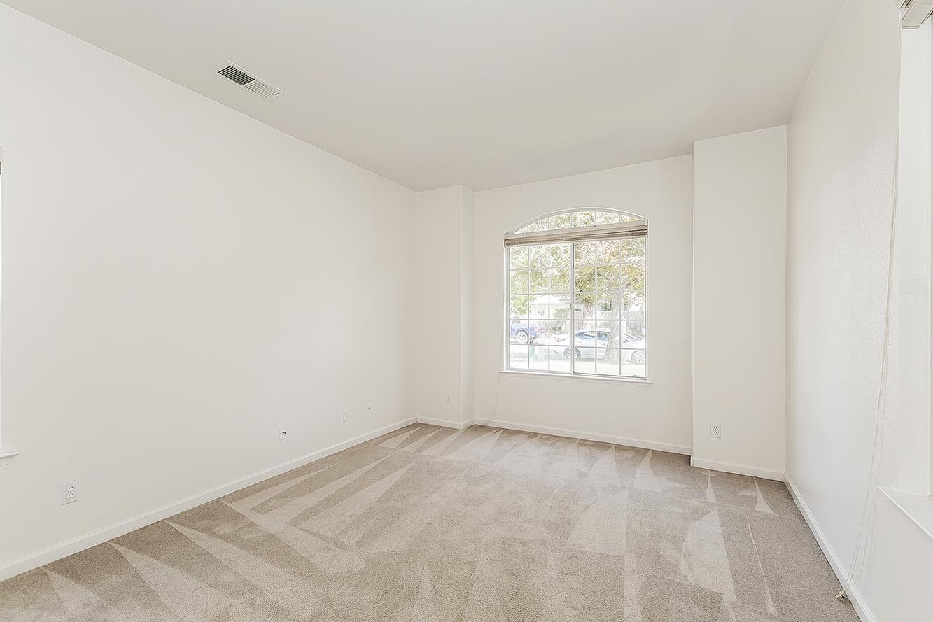 7275 N Recreation Ave, Fresno, CA 93720