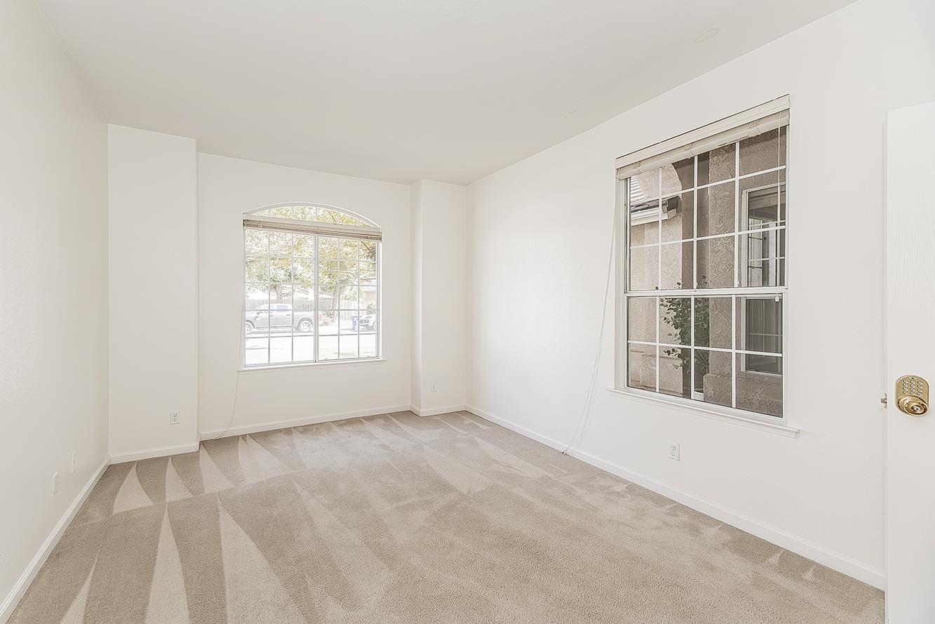 7275 N Recreation Ave, Fresno, CA 93720