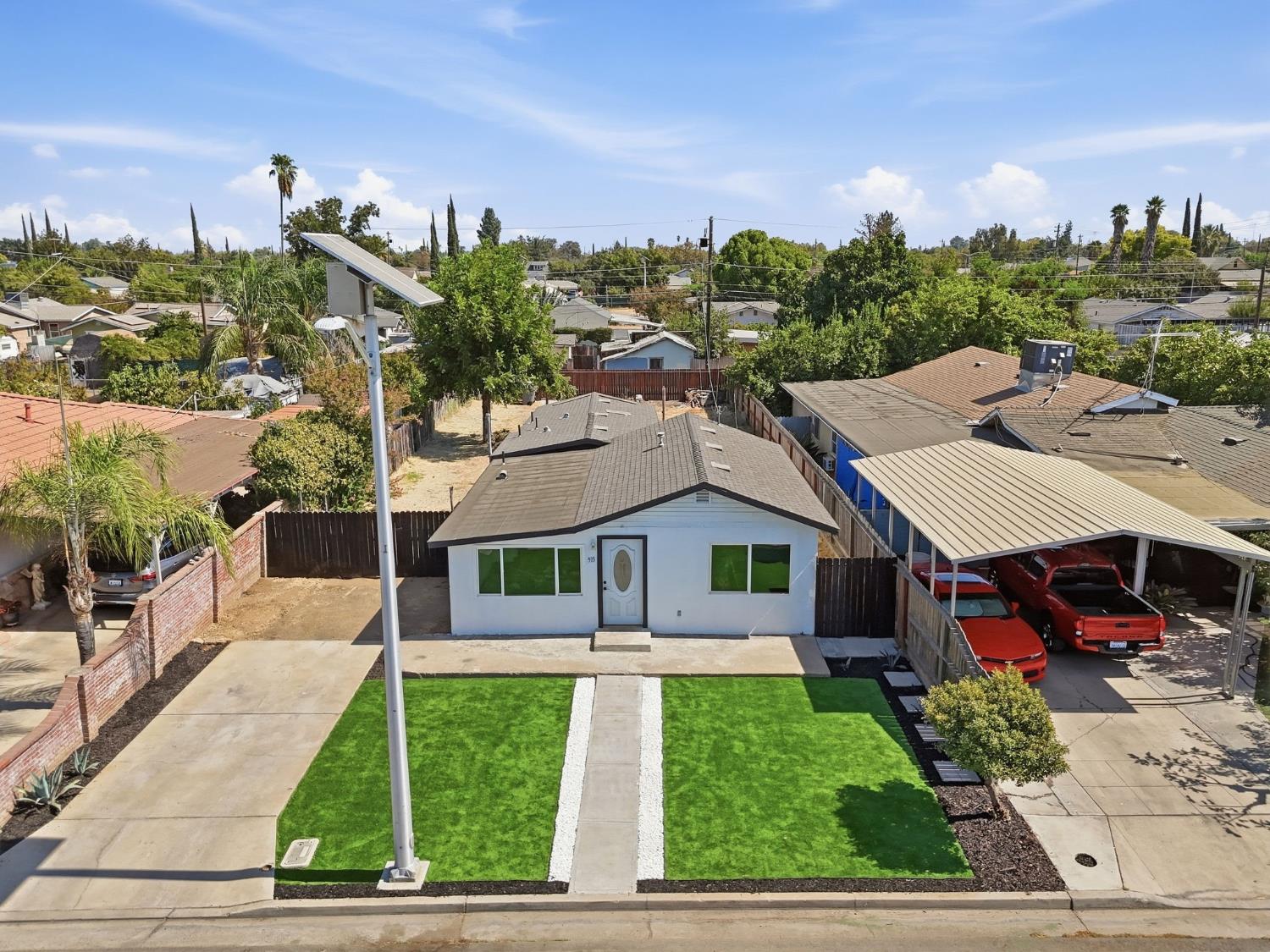 915 Sonora St, Madera, CA 93638