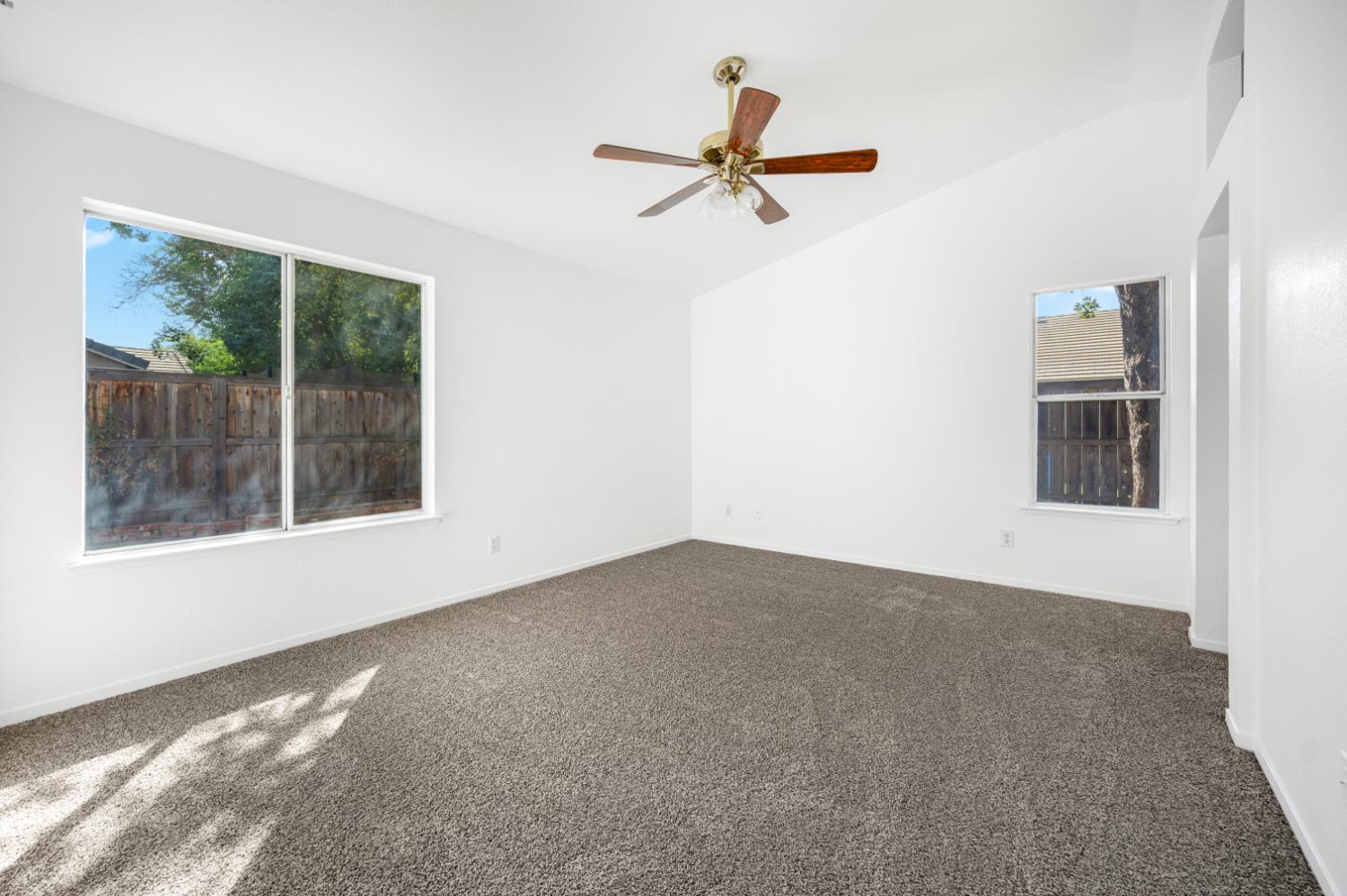 5639 W Indianapolis Ave, Fresno, CA 93722
