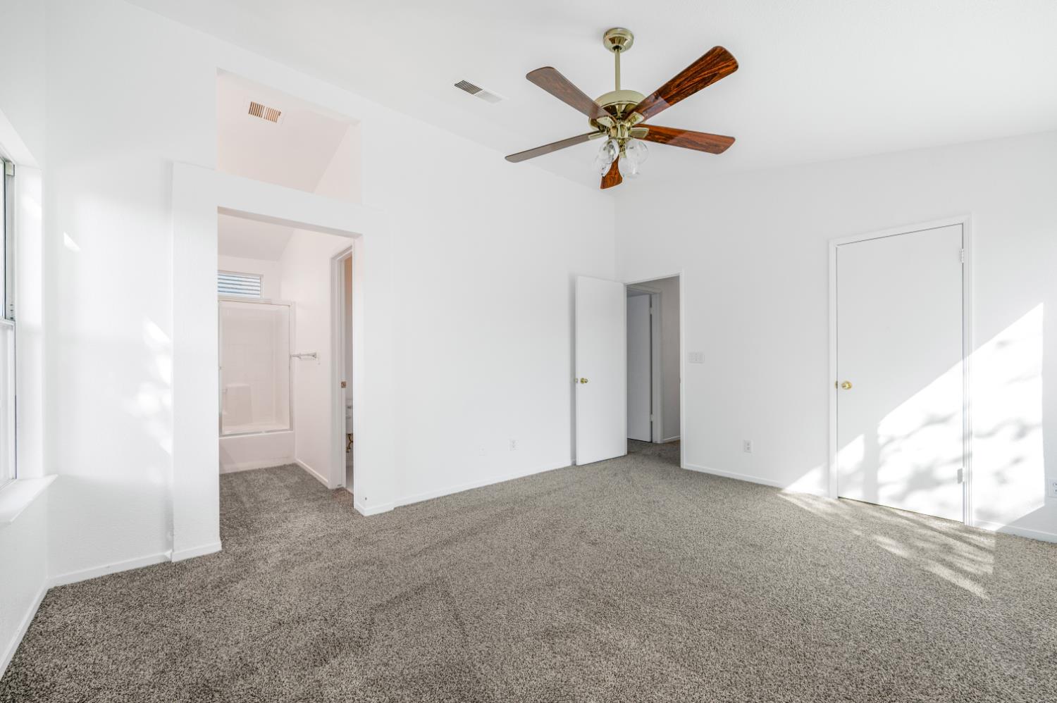 5639 W Indianapolis Ave, Fresno, CA 93722