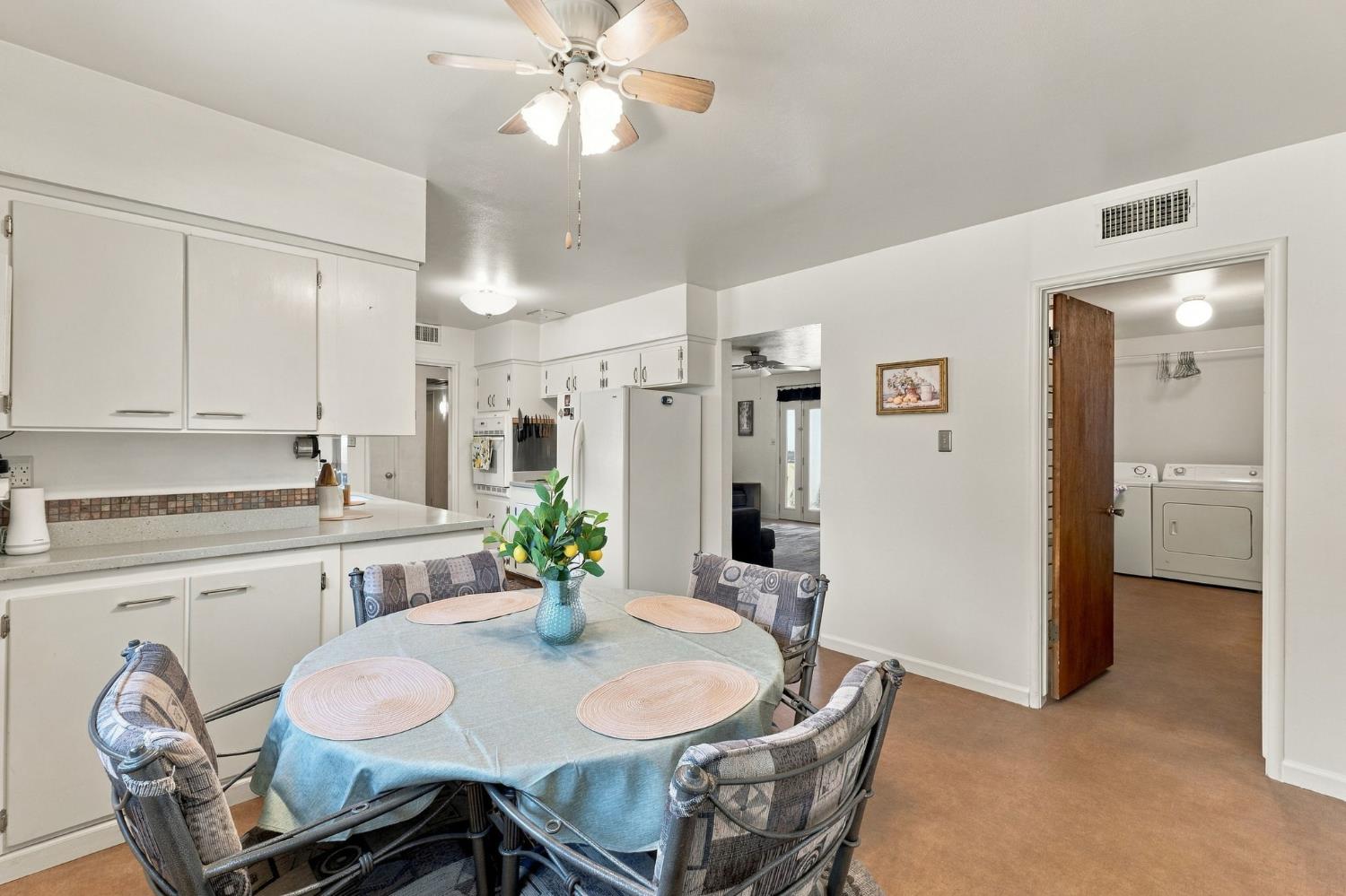 3985 N Tollhouse Rd, Fresno, CA 93726