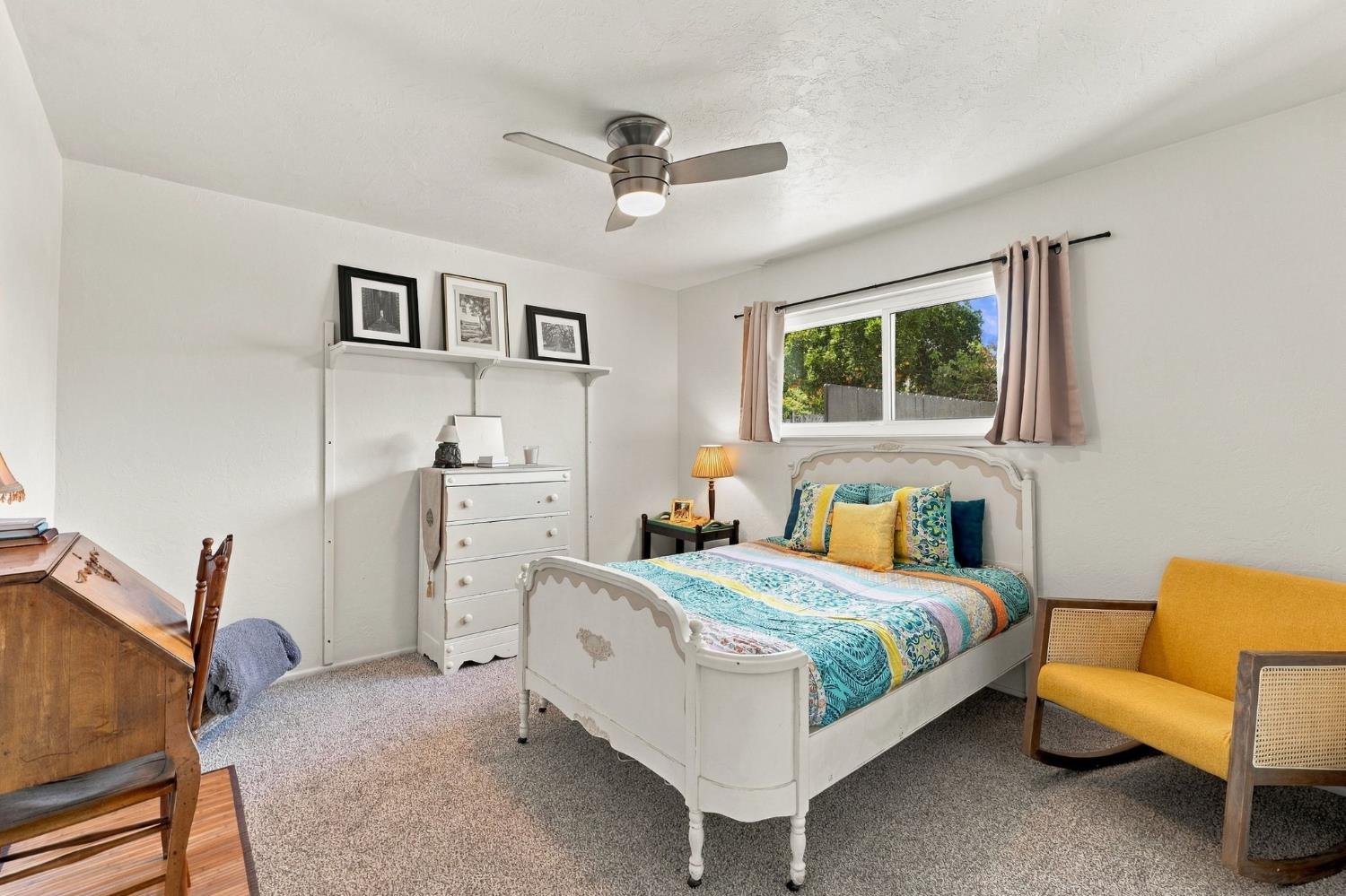3985 N Tollhouse Rd, Fresno, CA 93726