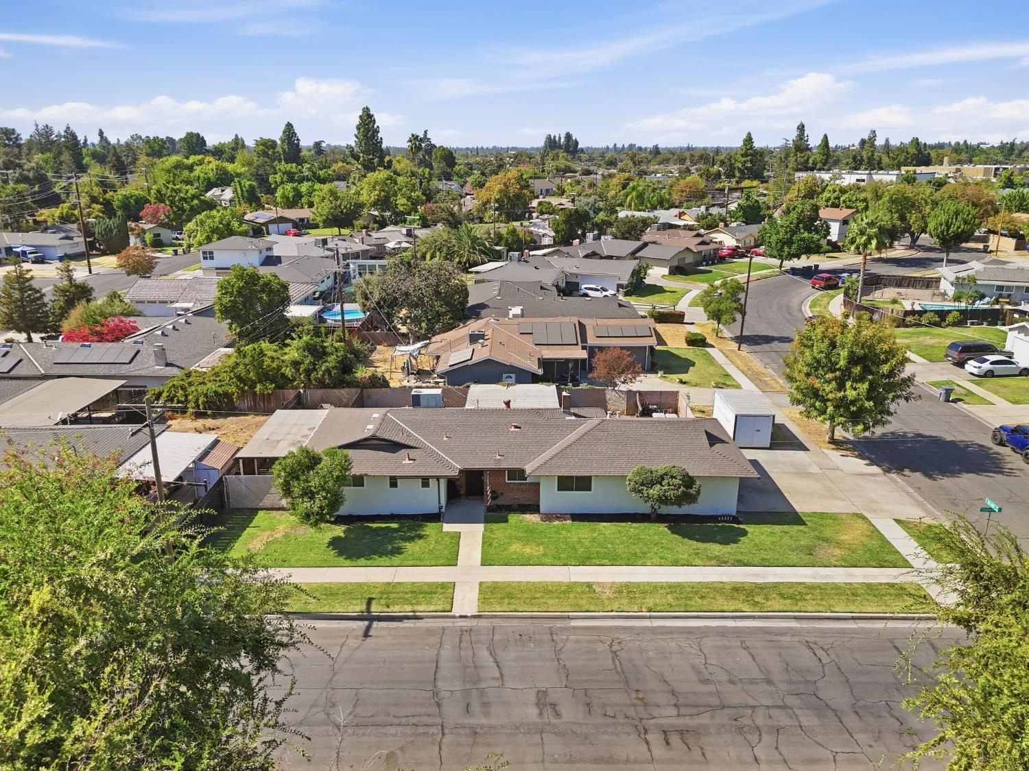 3985 N Tollhouse Rd, Fresno, CA 93726