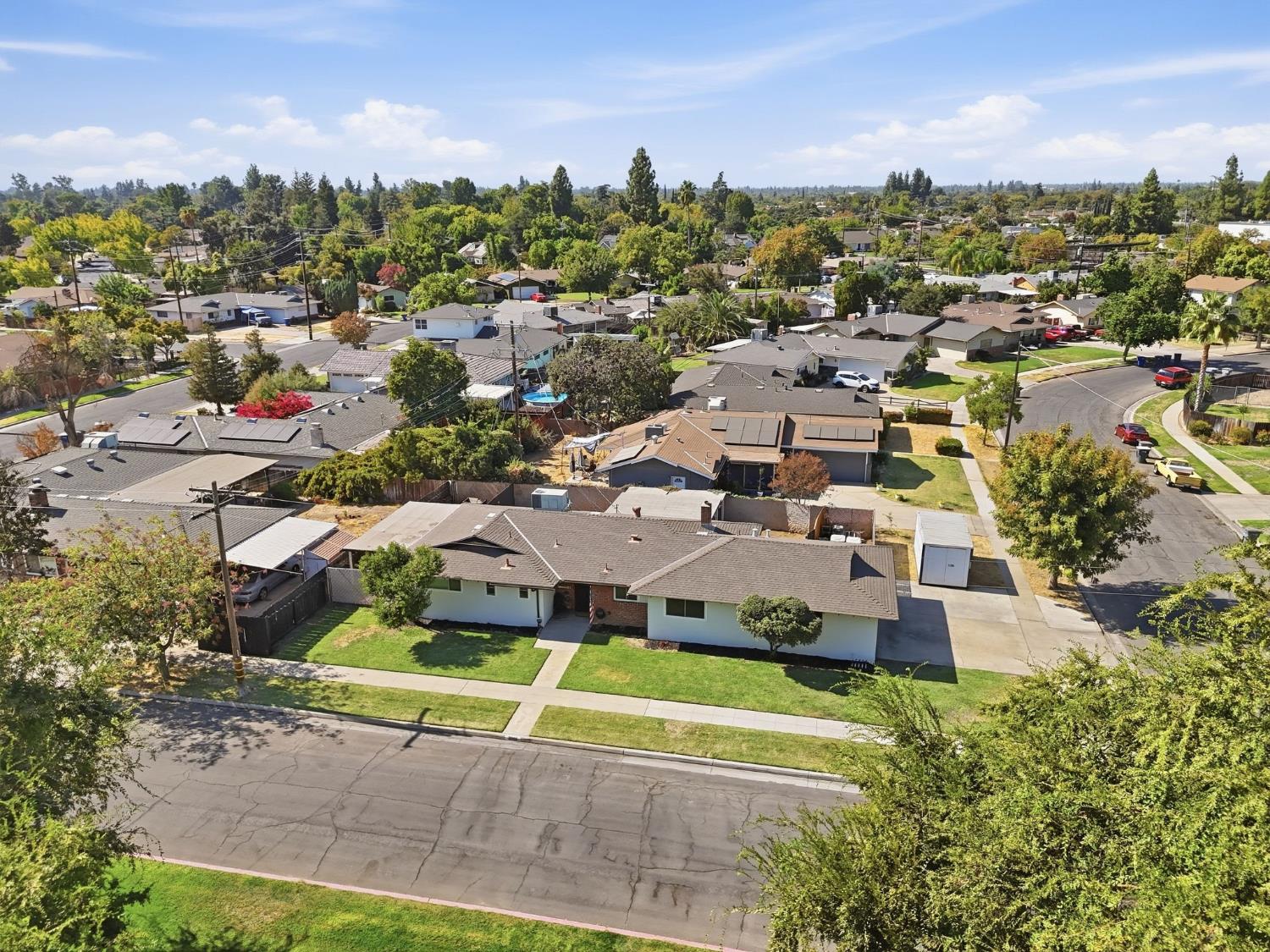 3985 N Tollhouse Rd, Fresno, CA 93726