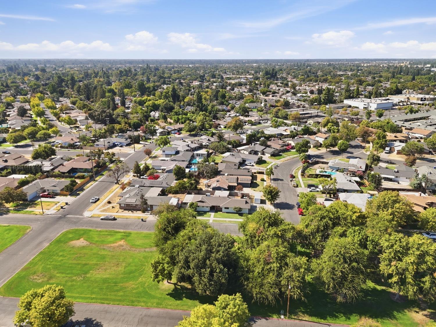 3985 N Tollhouse Rd, Fresno, CA 93726