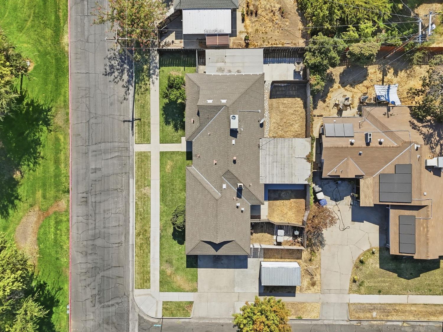3985 N Tollhouse Rd, Fresno, CA 93726