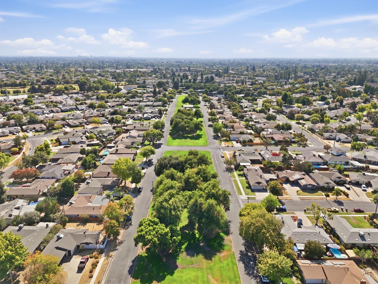 3985 N Tollhouse Rd, Fresno, CA 93726