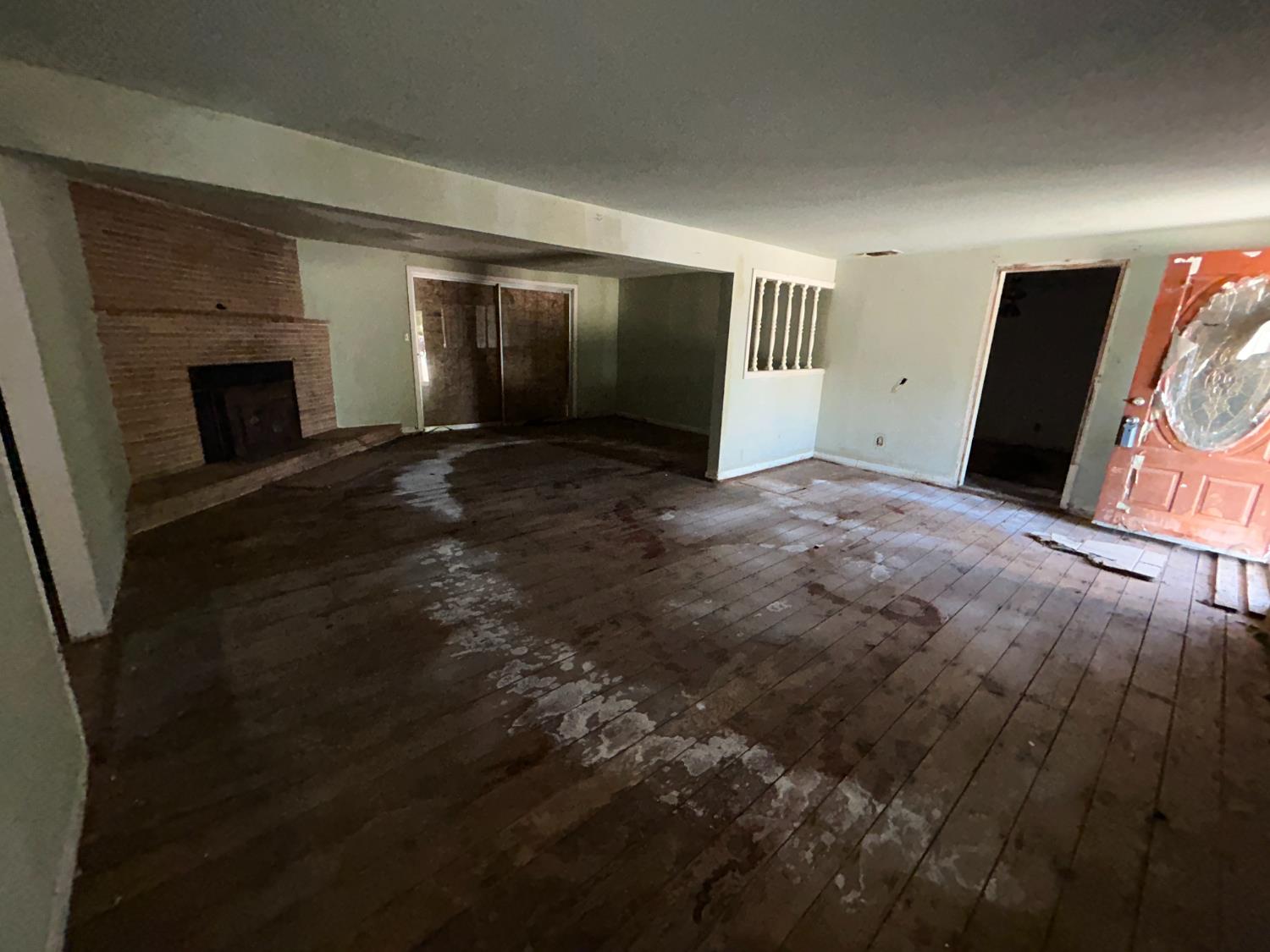 261 11Th St, Orange Cove, CA 93646