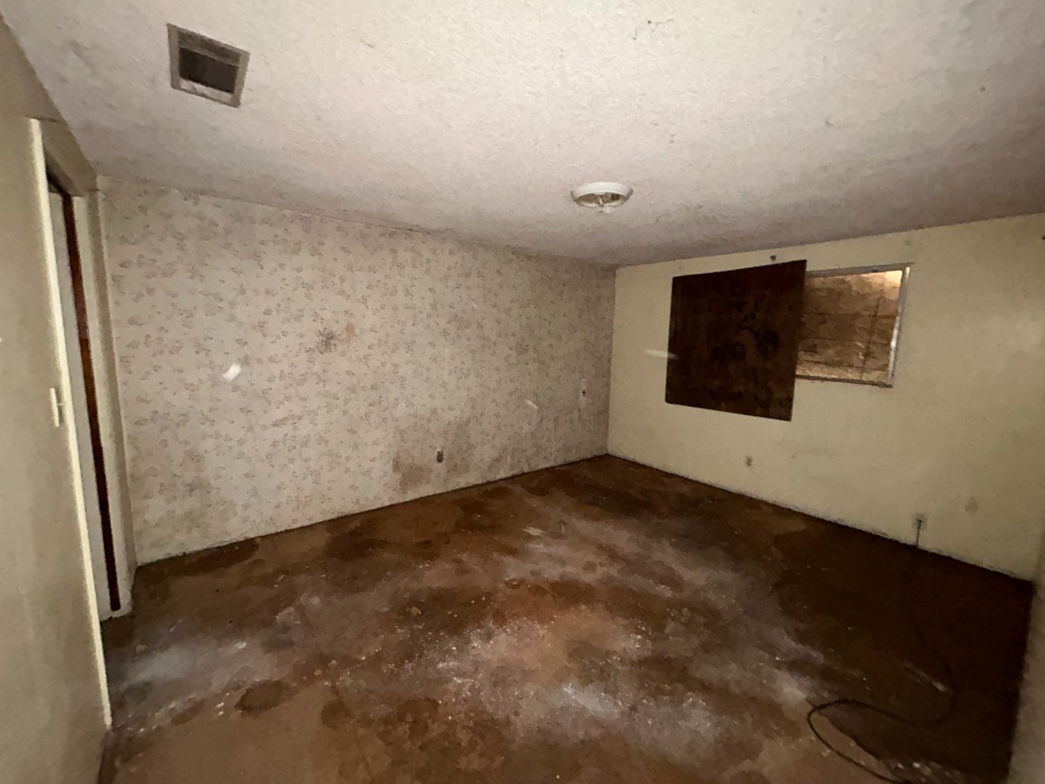 261 11Th St, Orange Cove, CA 93646