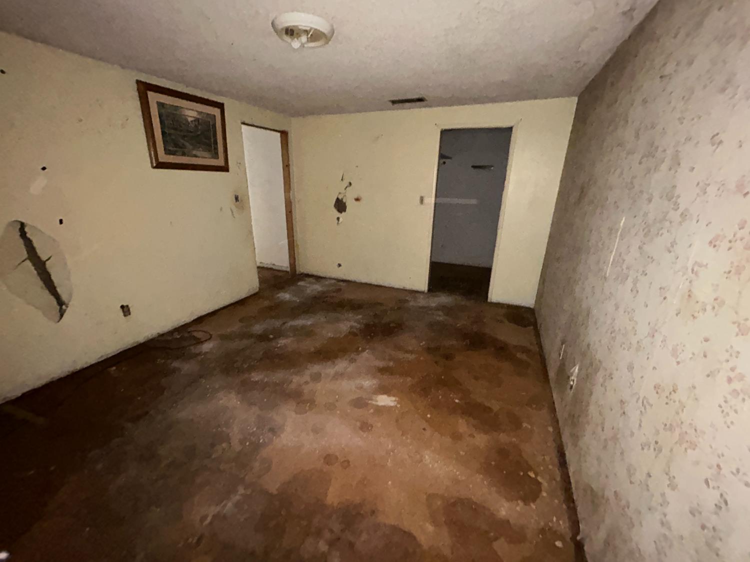 261 11Th St, Orange Cove, CA 93646