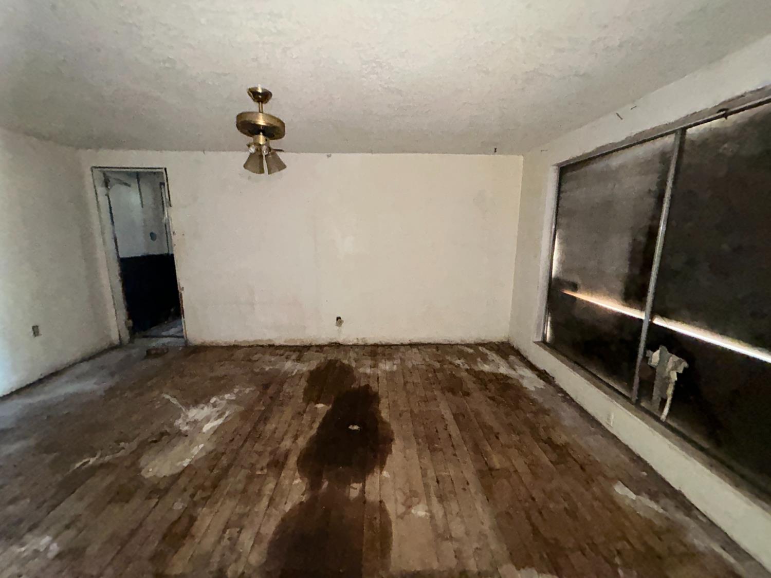 261 11Th St, Orange Cove, CA 93646