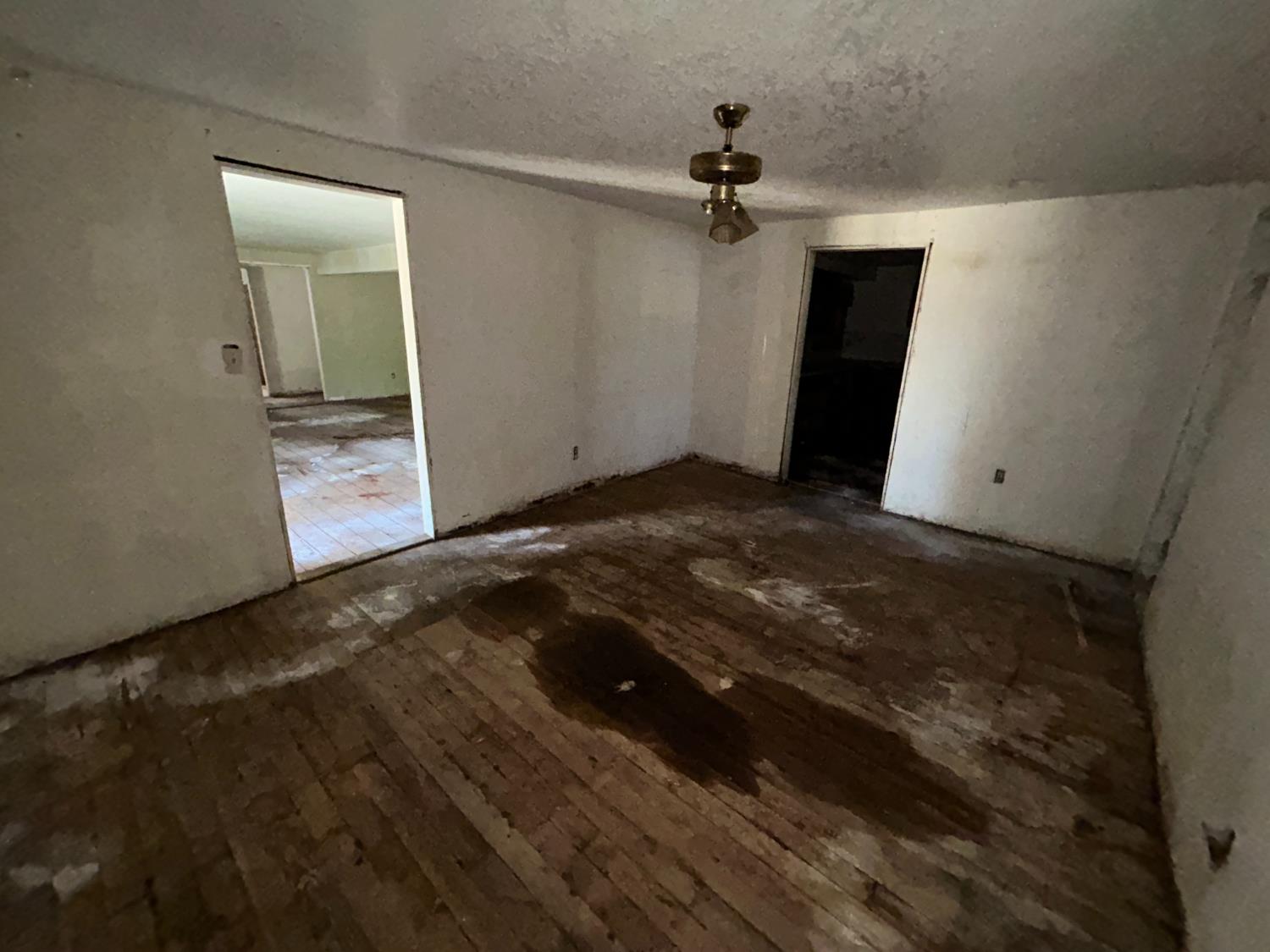 261 11Th St, Orange Cove, CA 93646