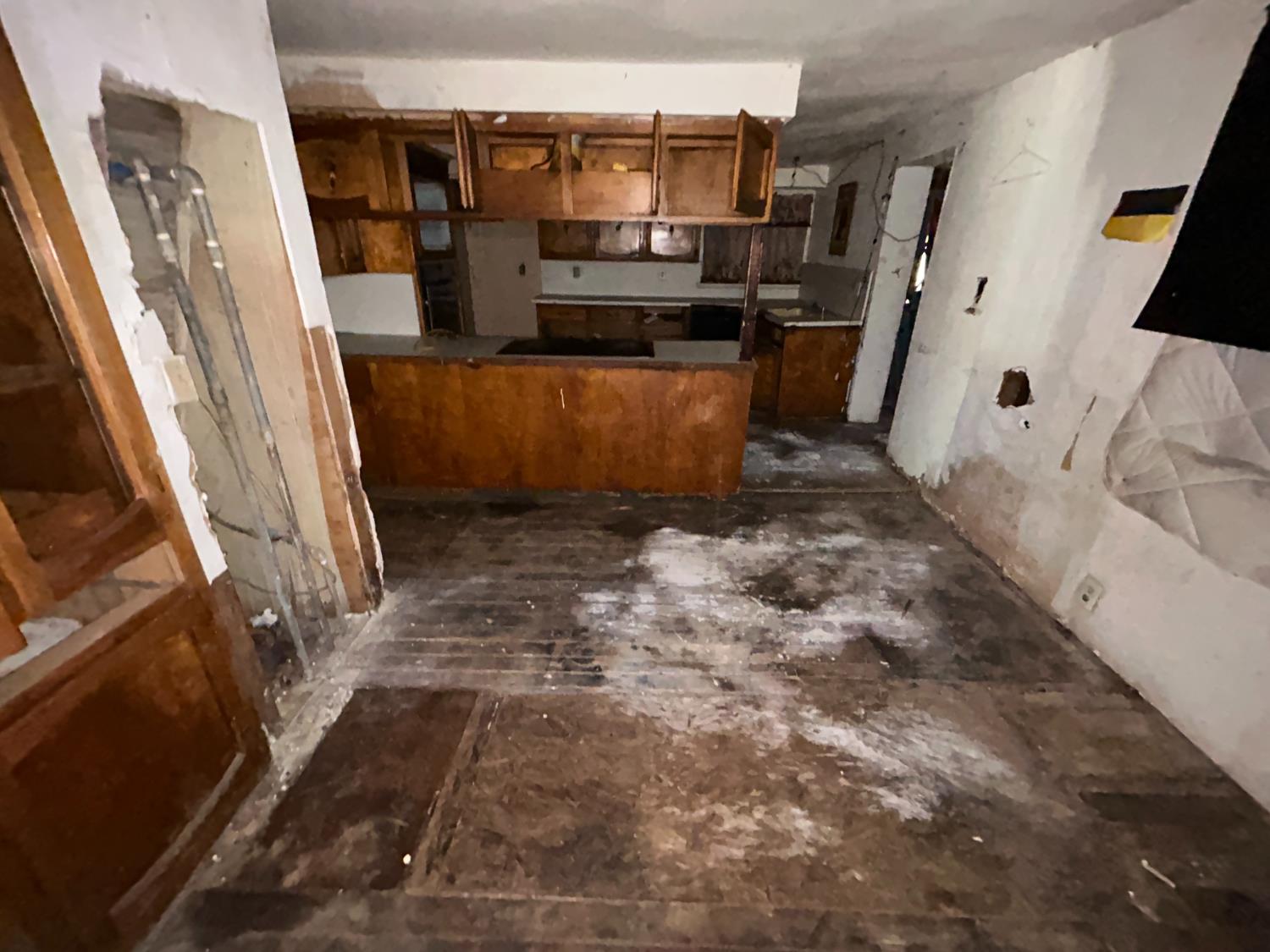 261 11Th St, Orange Cove, CA 93646