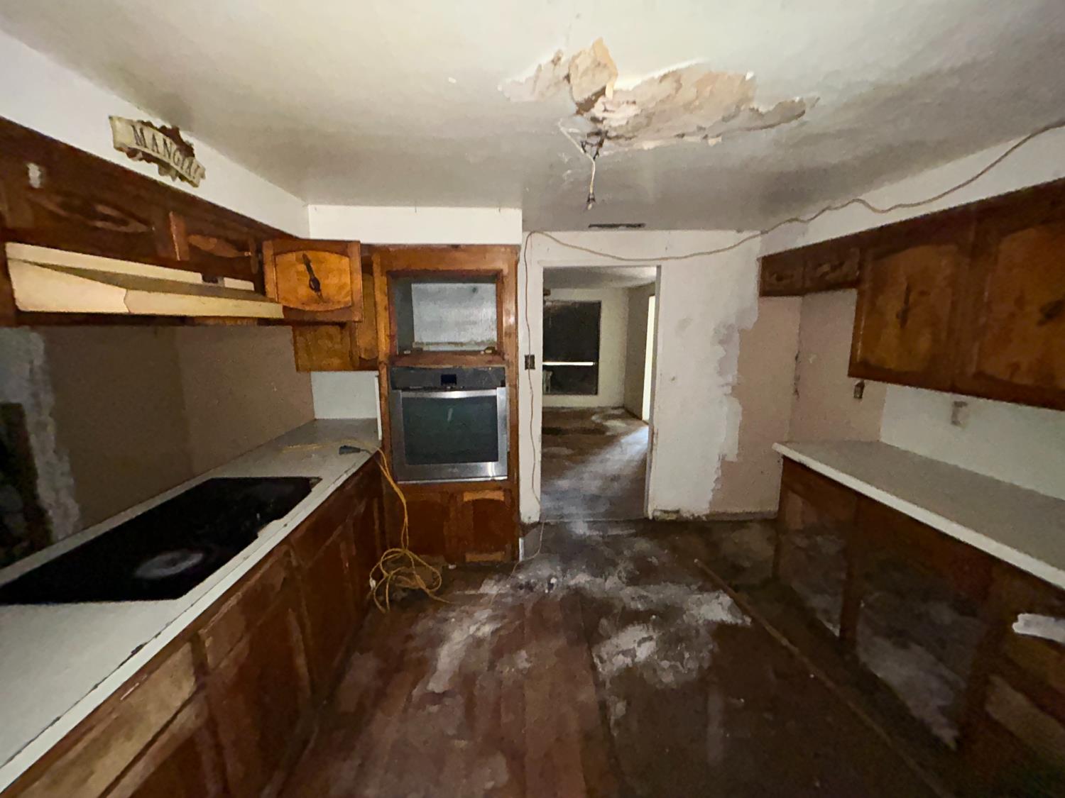 261 11Th St, Orange Cove, CA 93646