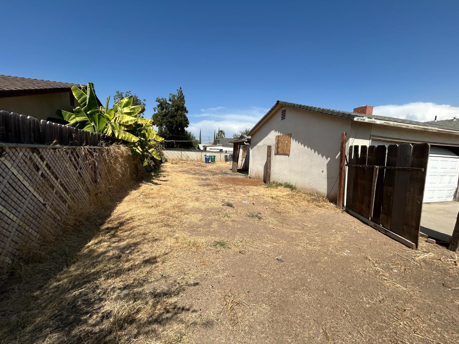 261 11Th St, Orange Cove, CA 93646