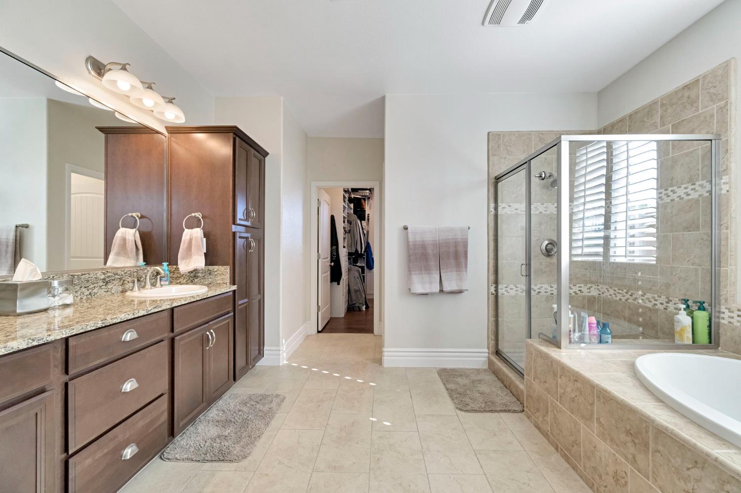 3134 Lincoln Ave, Clovis, CA 93619