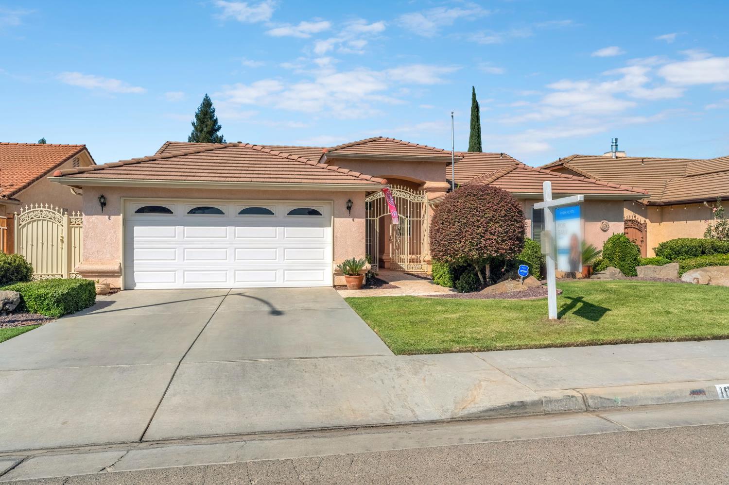 1030 Imperial Dr, Madera, CA 93637