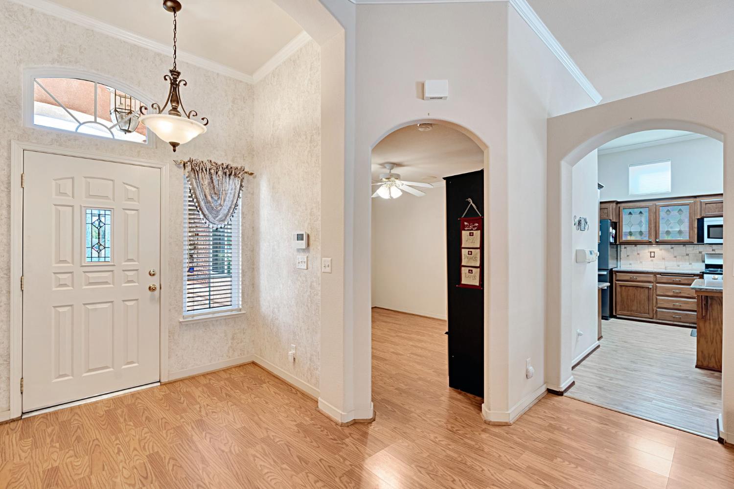 1030 Imperial Dr, Madera, CA 93637