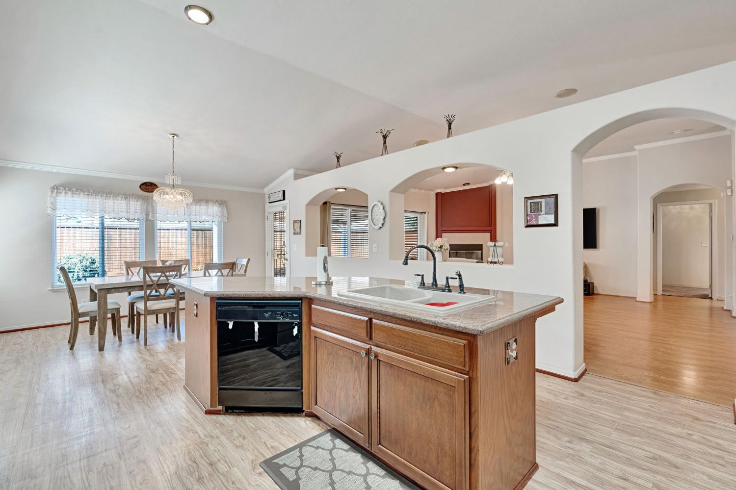 1030 Imperial Dr, Madera, CA 93637