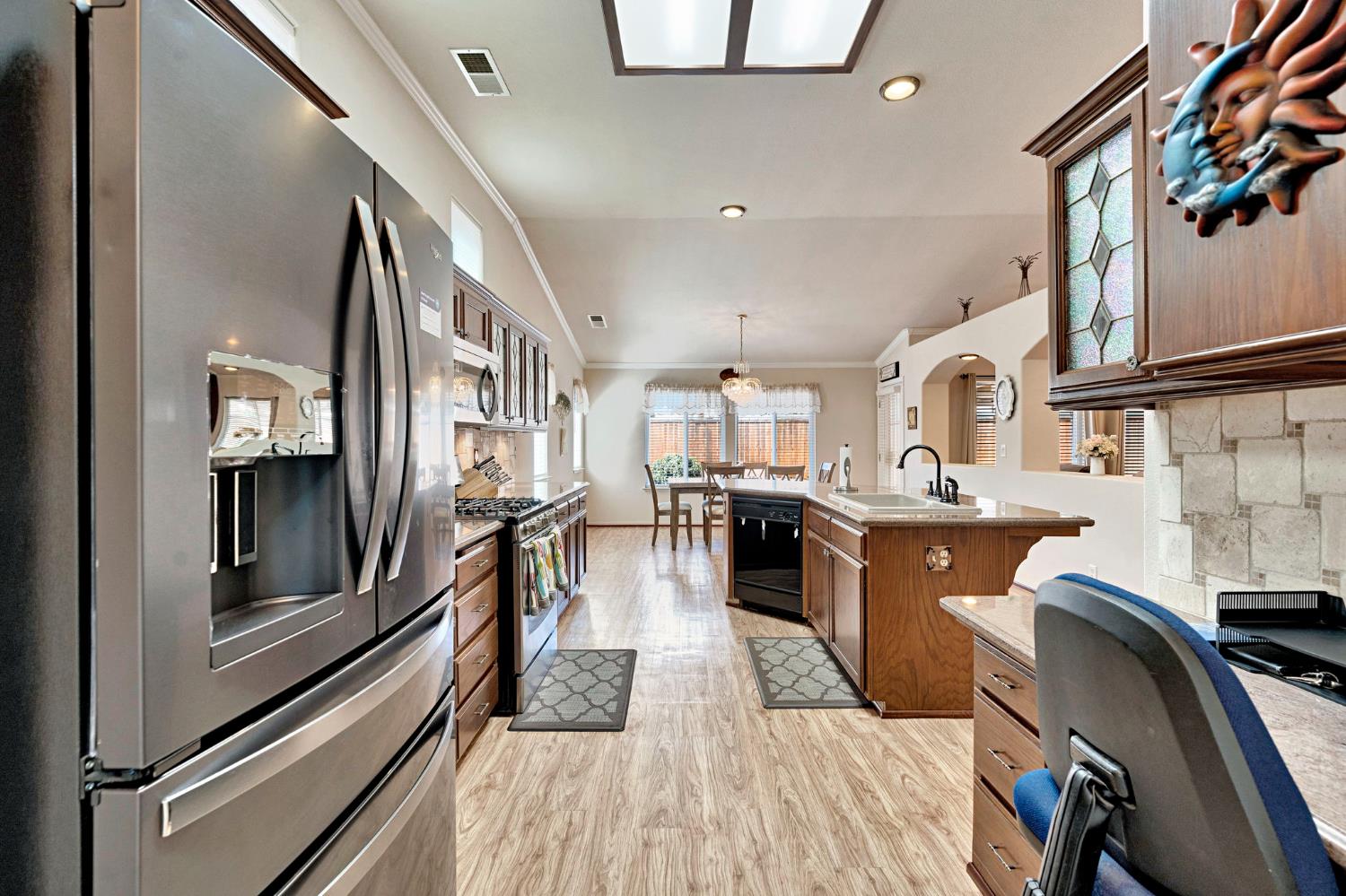 1030 Imperial Dr, Madera, CA 93637