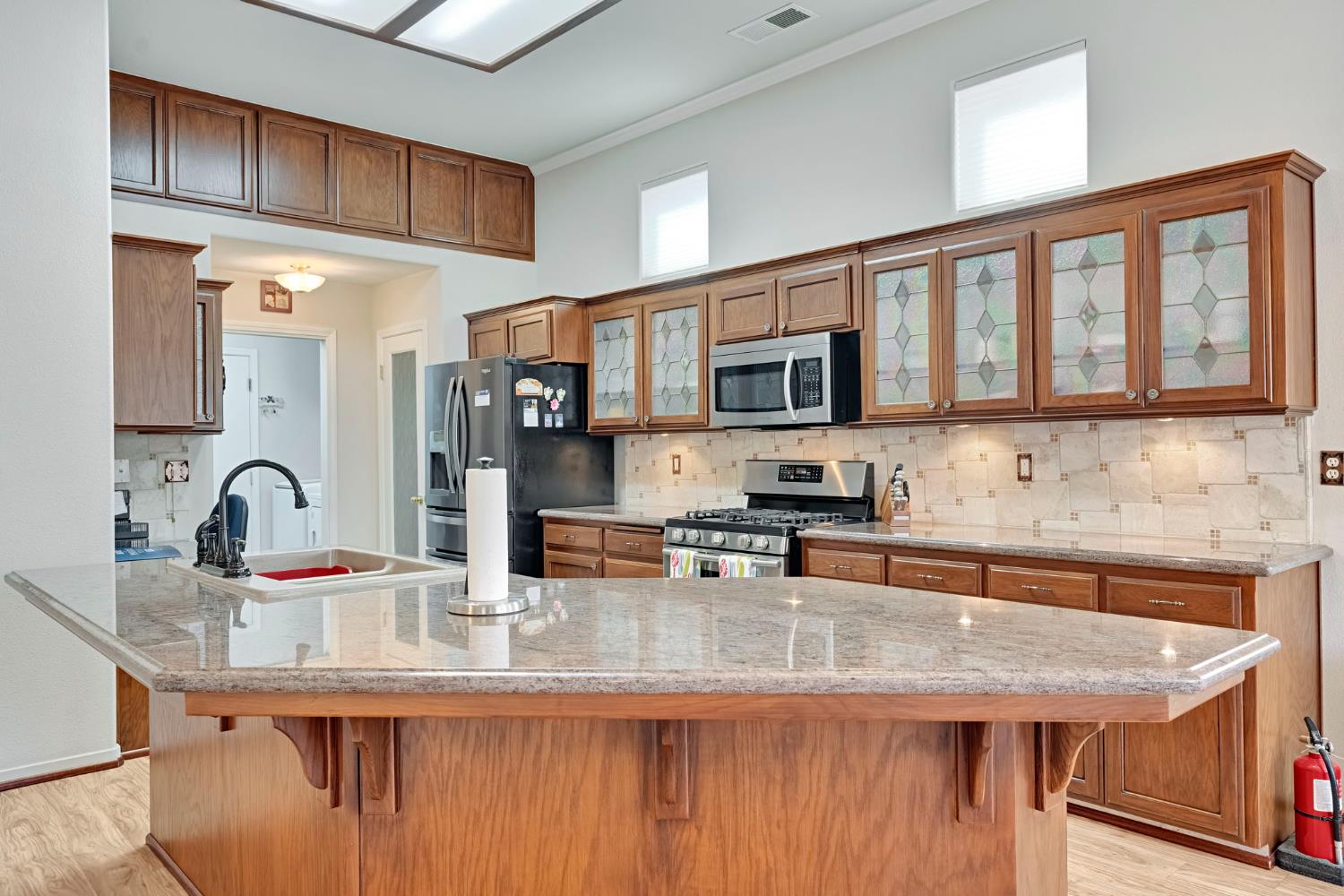 1030 Imperial Dr, Madera, CA 93637