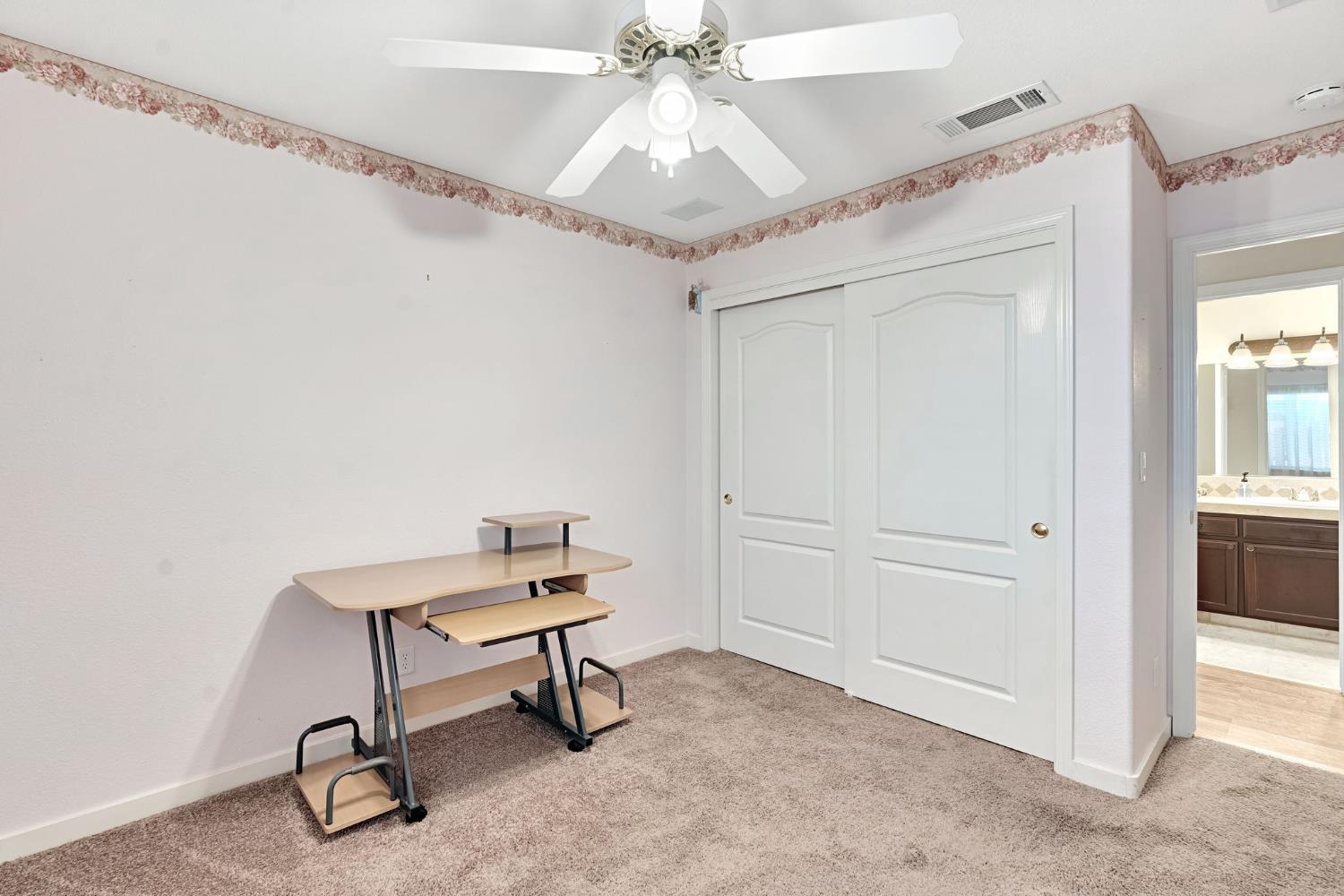 1030 Imperial Dr, Madera, CA 93637