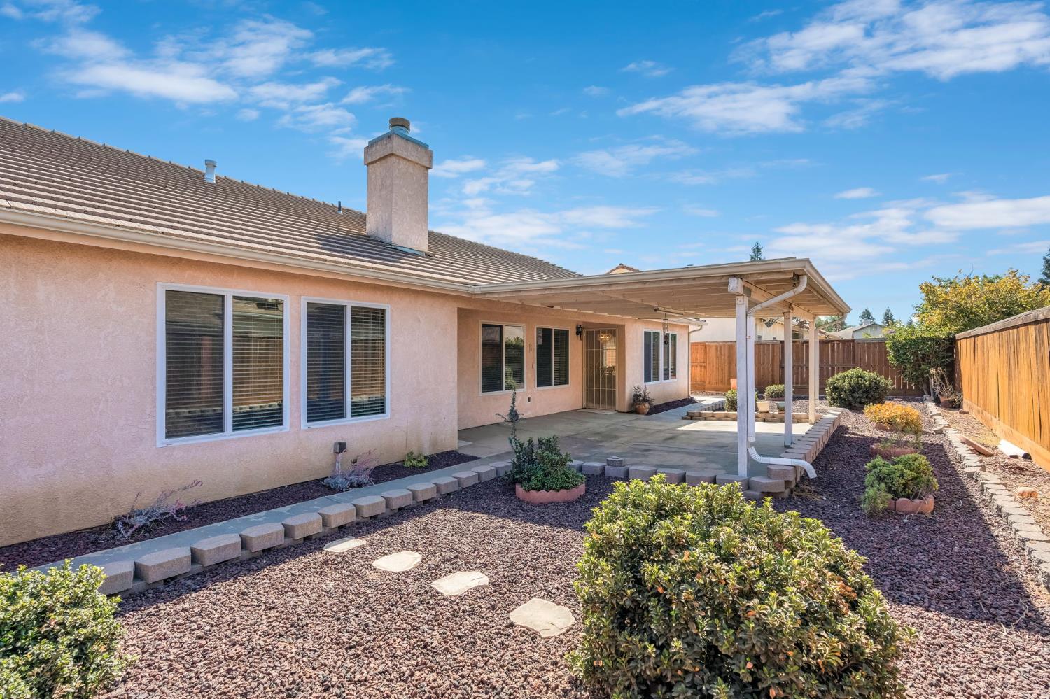 1030 Imperial Dr, Madera, CA 93637