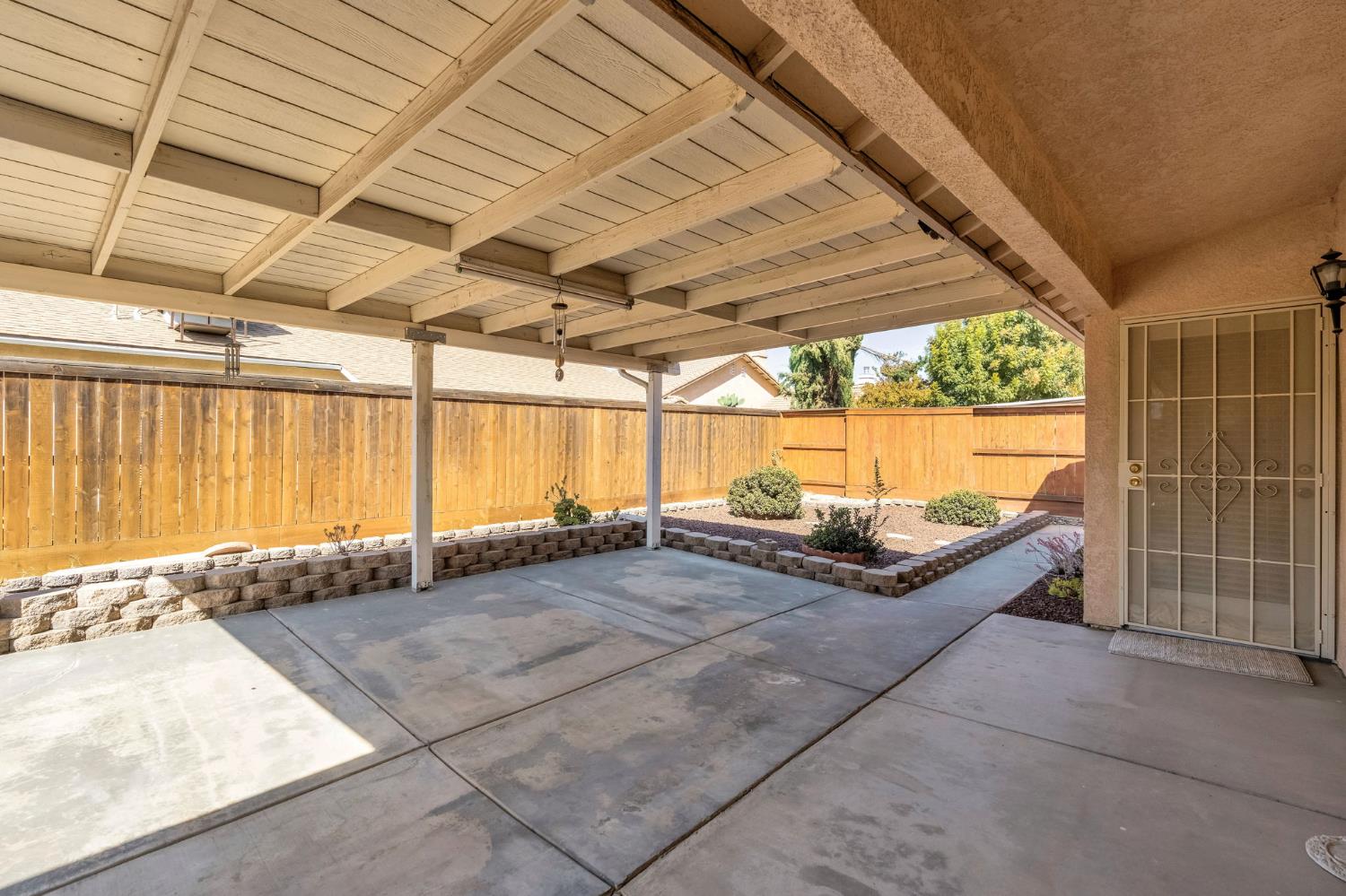 1030 Imperial Dr, Madera, CA 93637