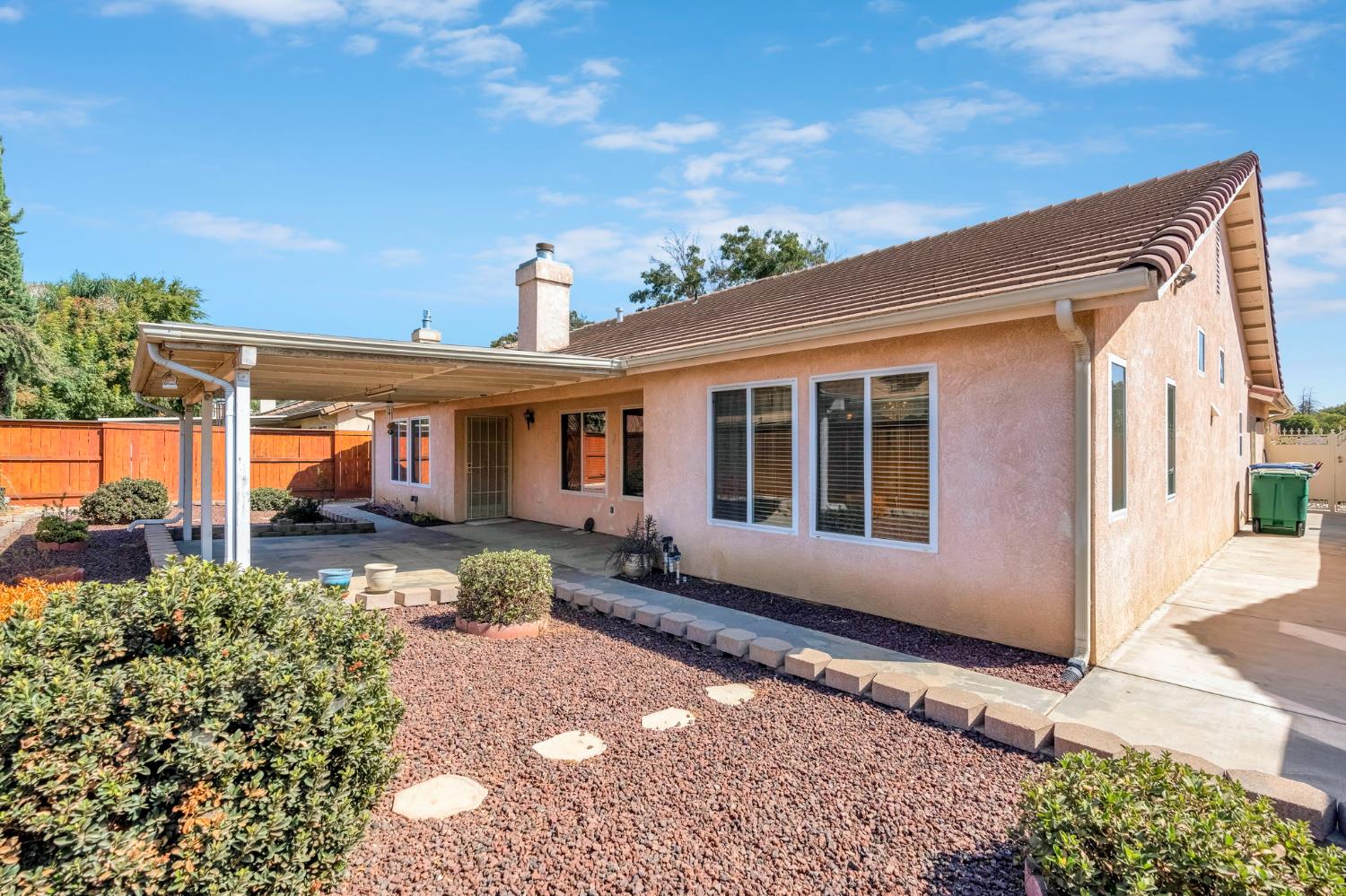 1030 Imperial Dr, Madera, CA 93637